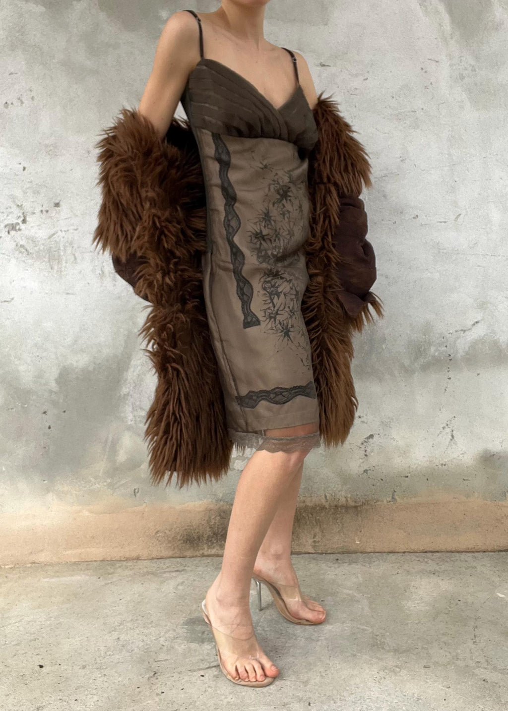Abito vintage doppio strato in tulle trasparente - slip dress Y2K marrone con stampa
