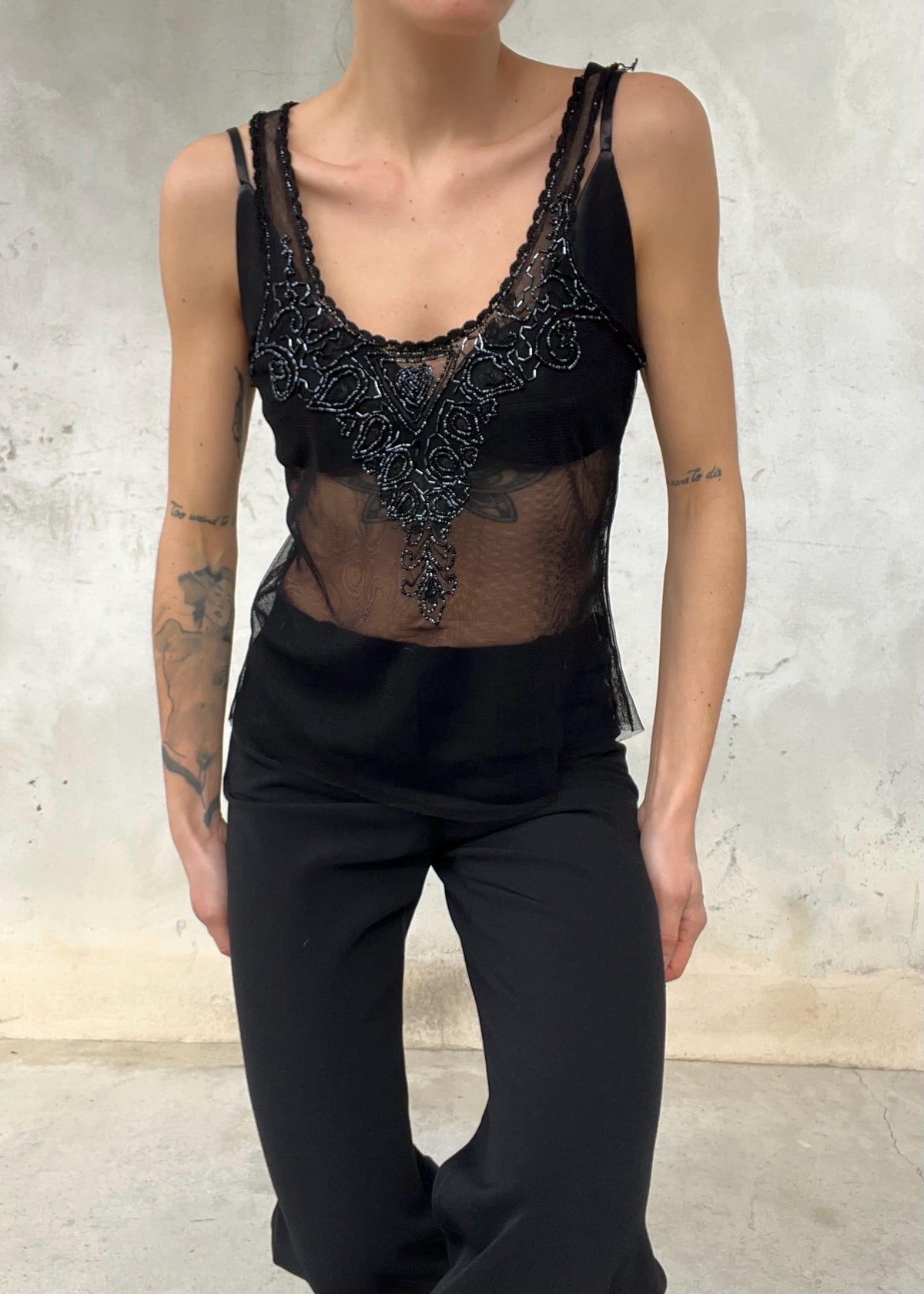 Top Nero Trasparente Vintage con Ricami e Perline