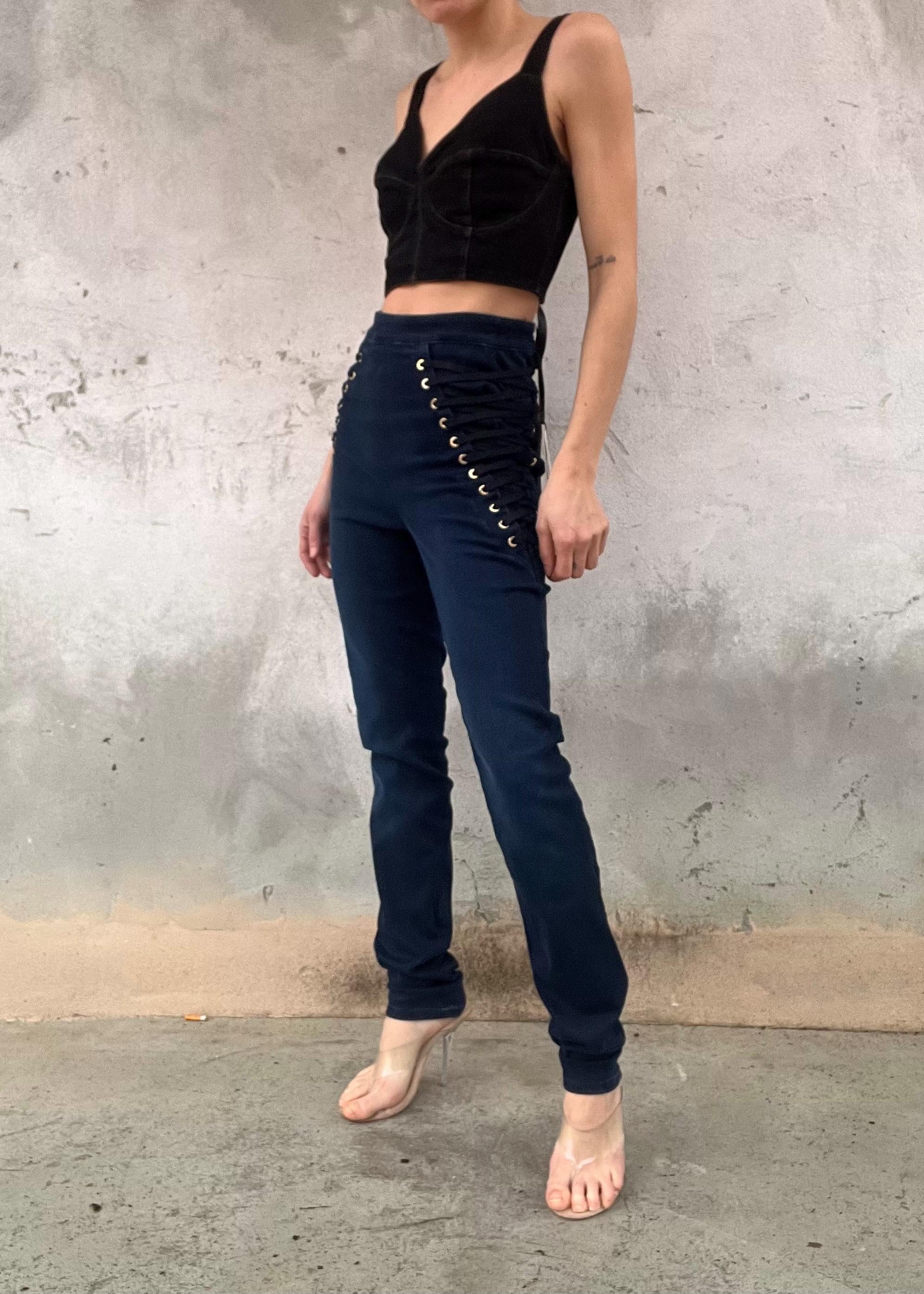 Top Corsetto Nero con Lacci sul Retro