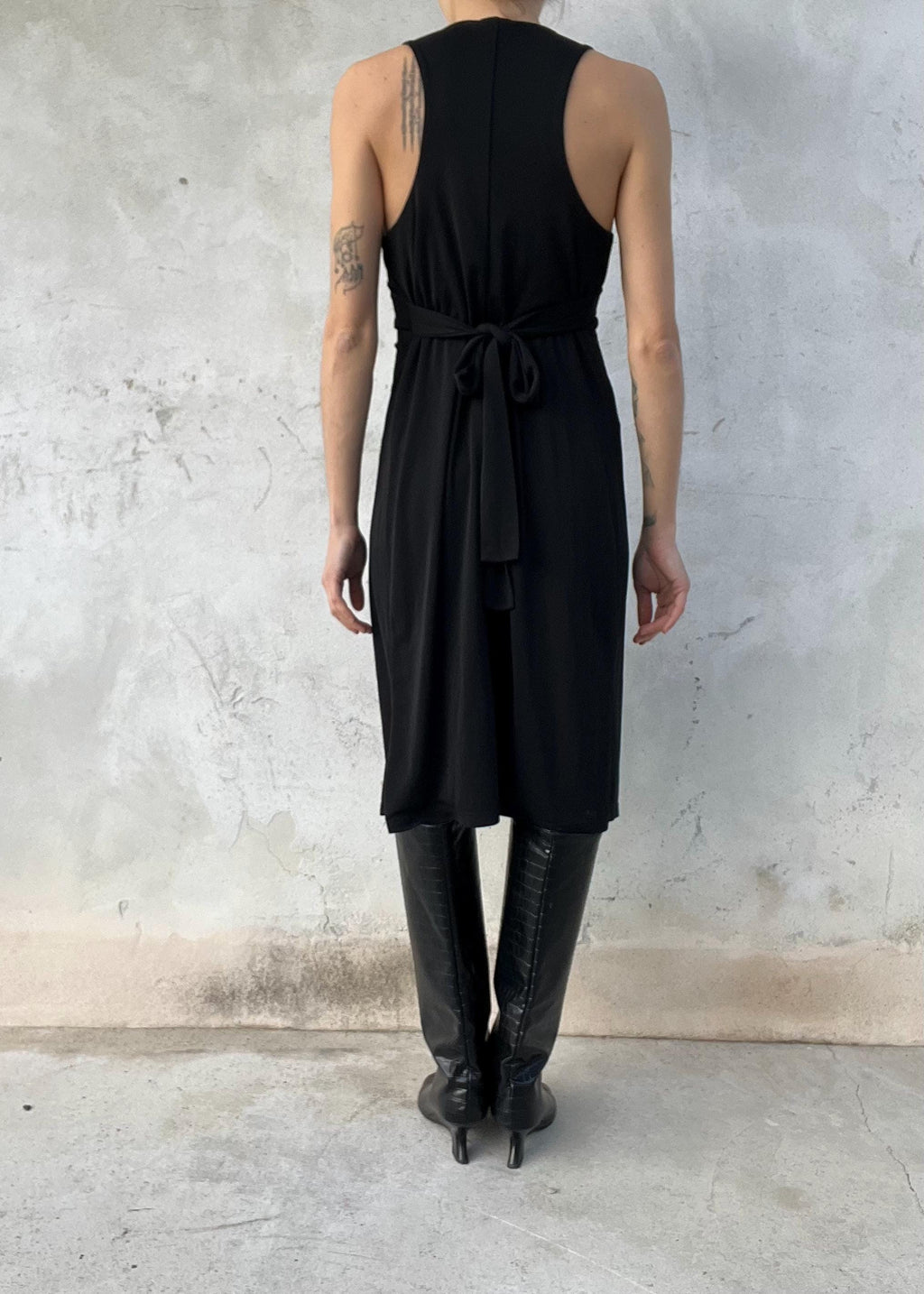 Abito nero drappeggiato MAX&Co - vestito minimal elegante Y2K con nodo frontale