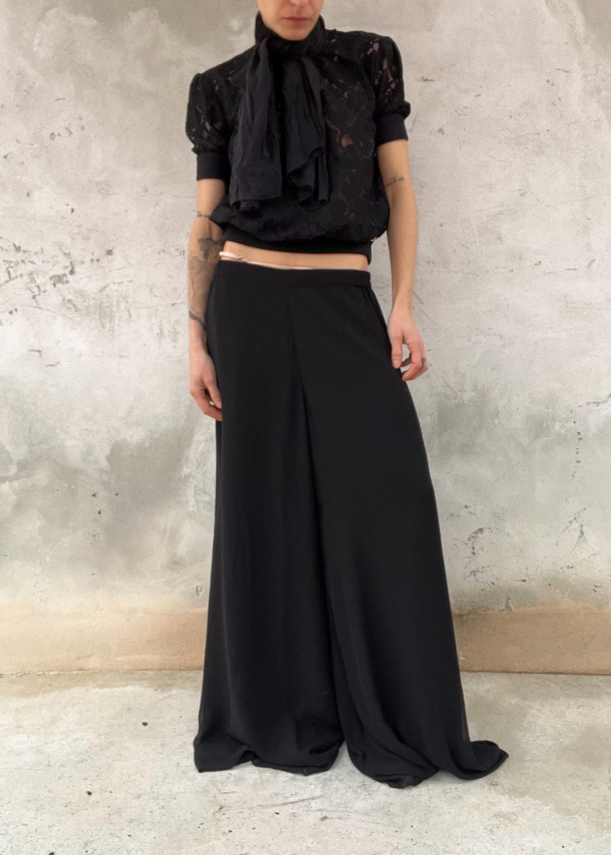 Pantaloni palazzo neri vintage fluidi a vita alta