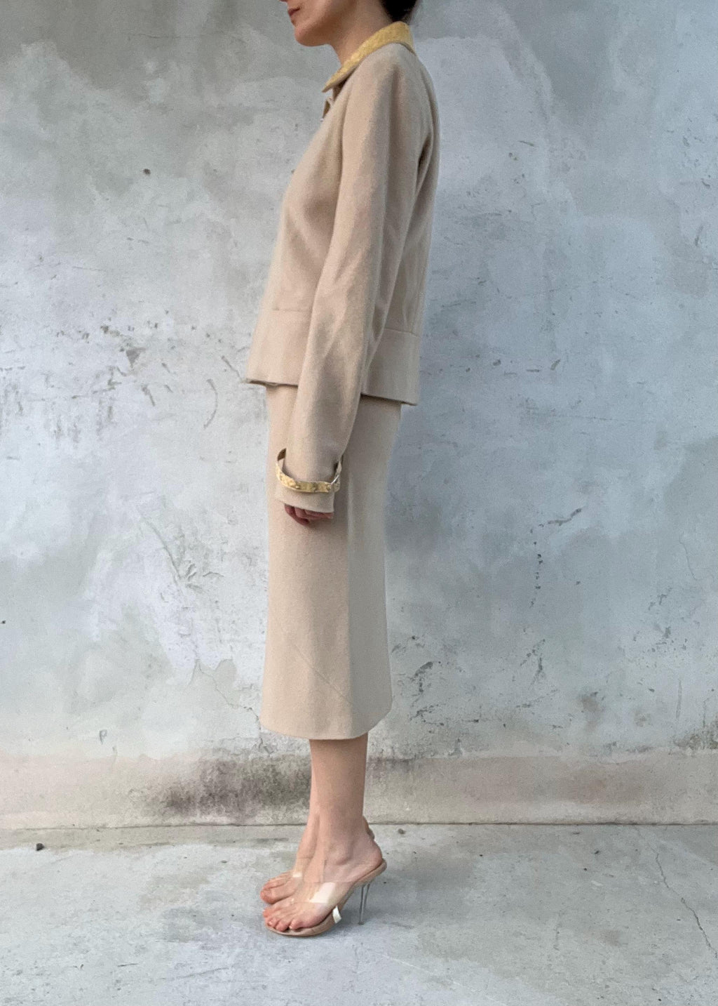Completo Vintage in Pura Lana con Dettagli in Pitone Giallo