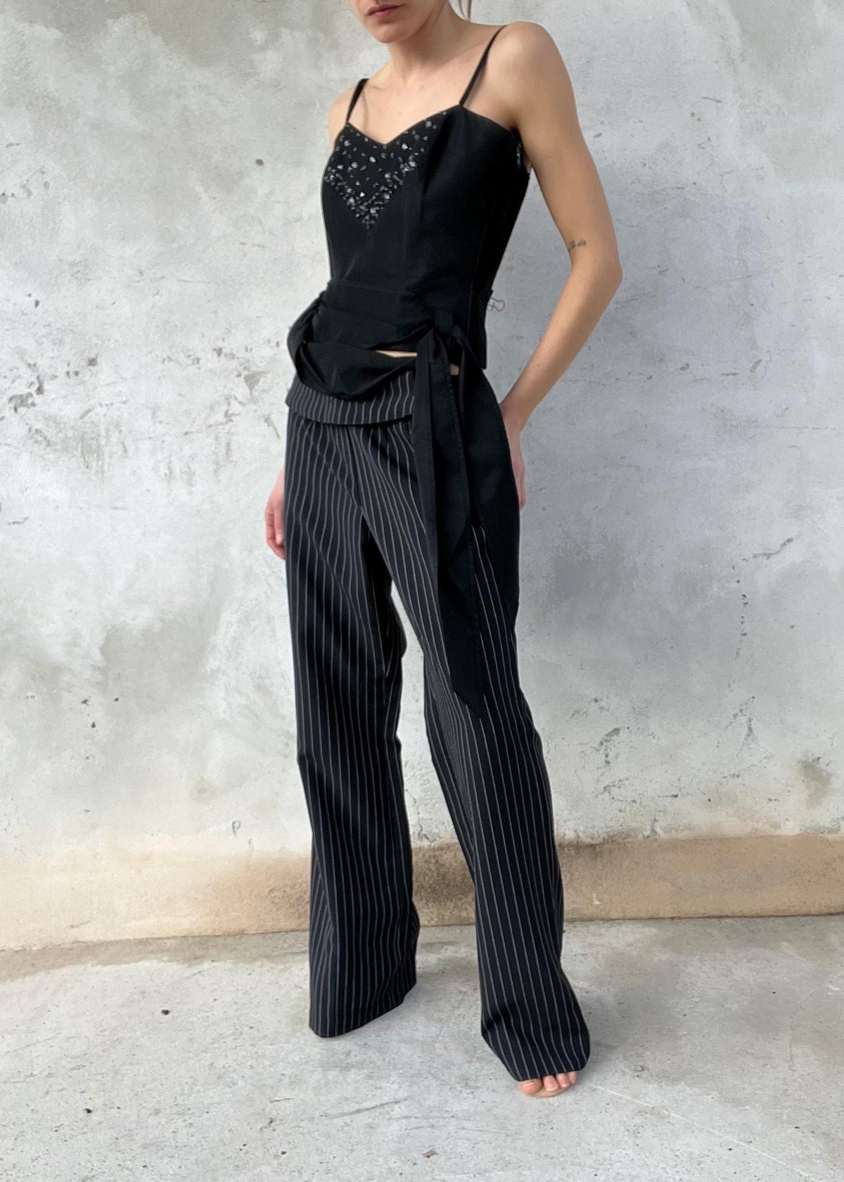 Corsetto vintage nero con perline