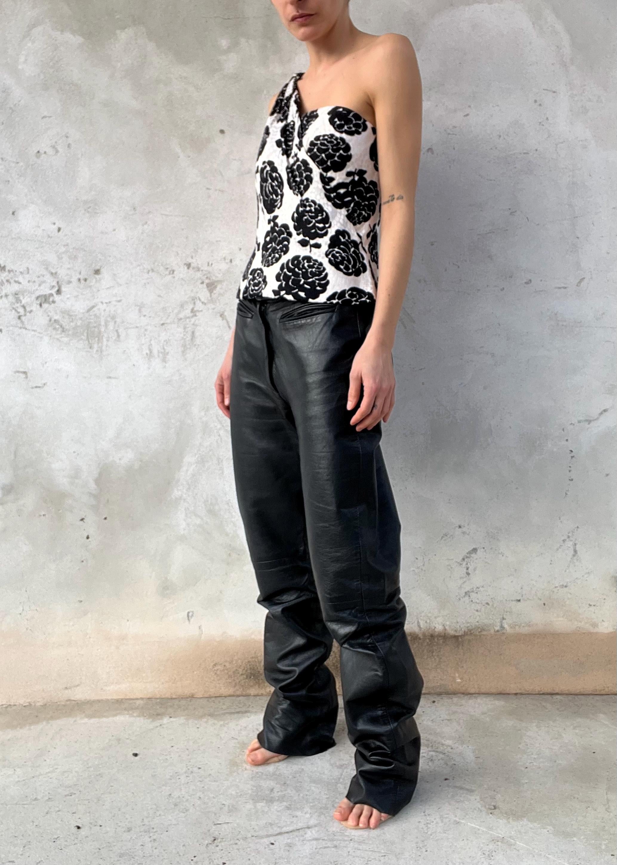 Pantaloni vintage in vera pelle nera low rise