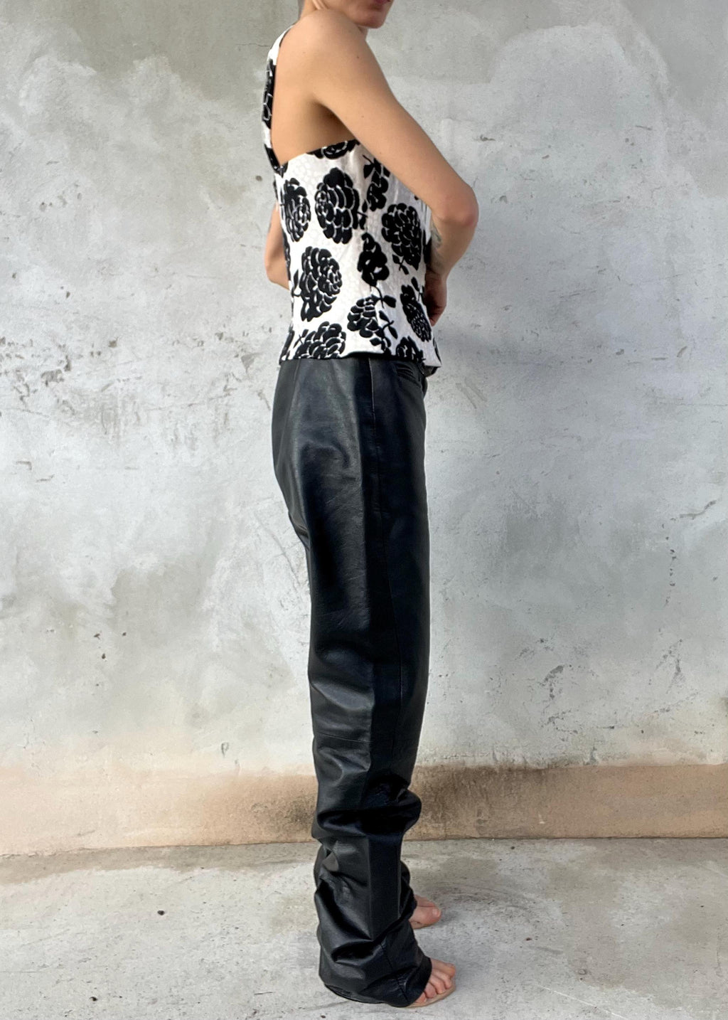 Pantaloni vintage in vera pelle nera low rise