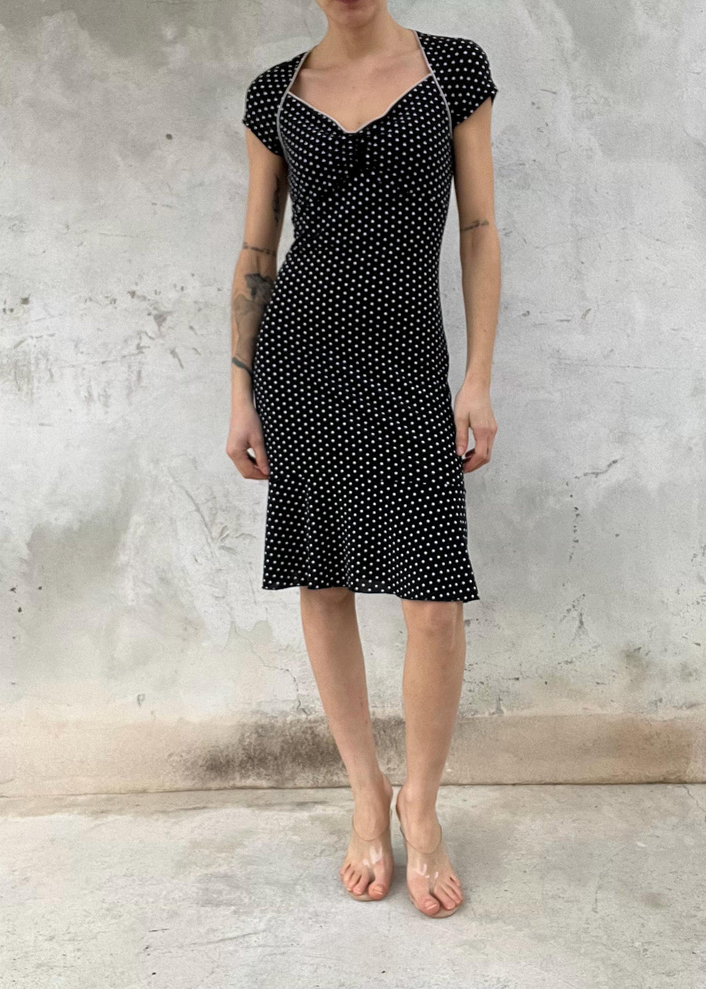 Abito Vintage a Pois Nero e Bianco con Schiena Aperta