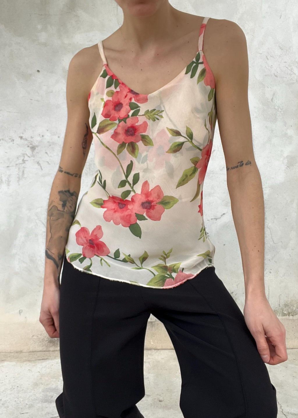 Top vintage Y2K floreale in mesh trasparente
