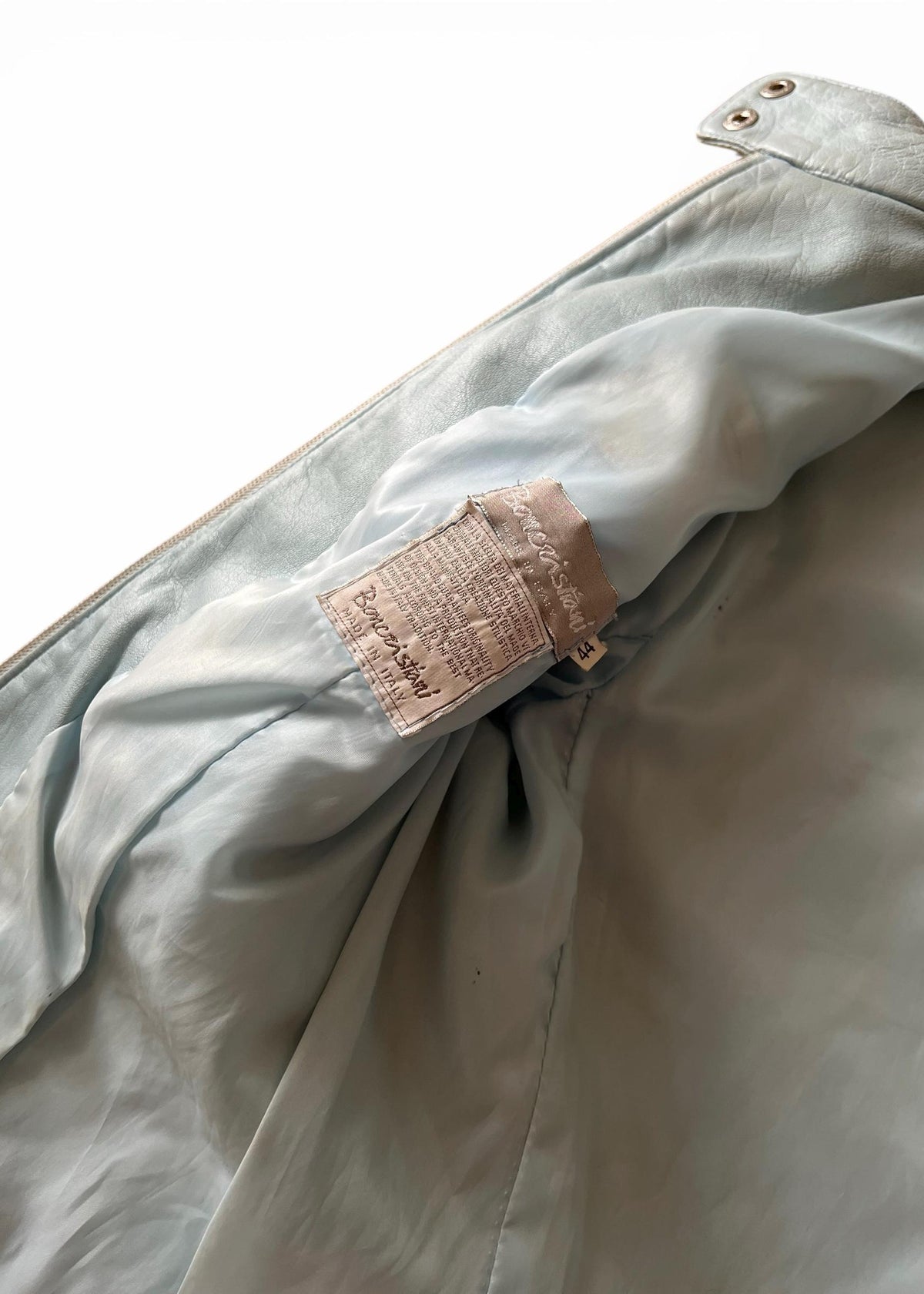 Giacca in vera pelle baby blue Y2K biker minimal con zip argento