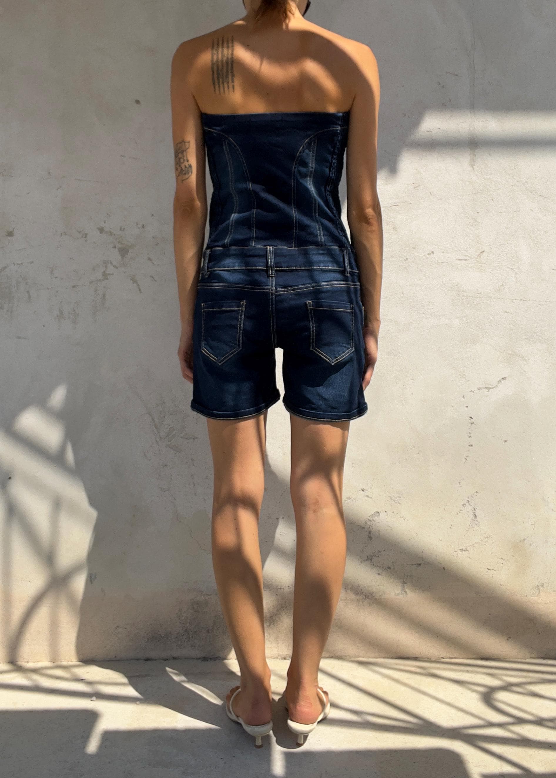 Tutina vintage in denim dal perfetto stile Y2K
