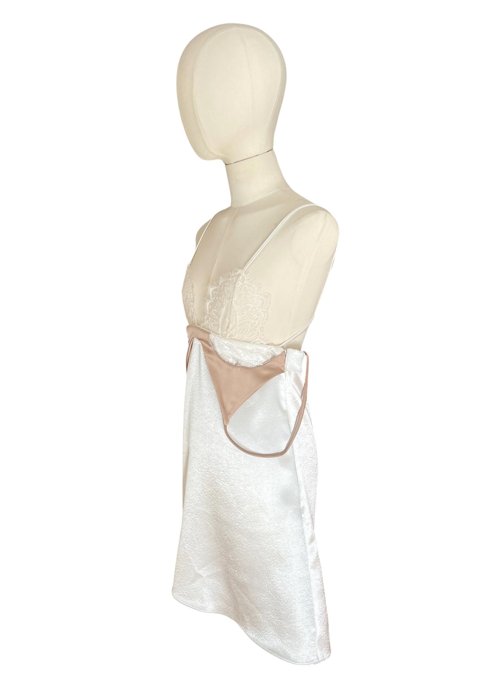 Abito Satin Avorio con Reggiseno in Pizzo