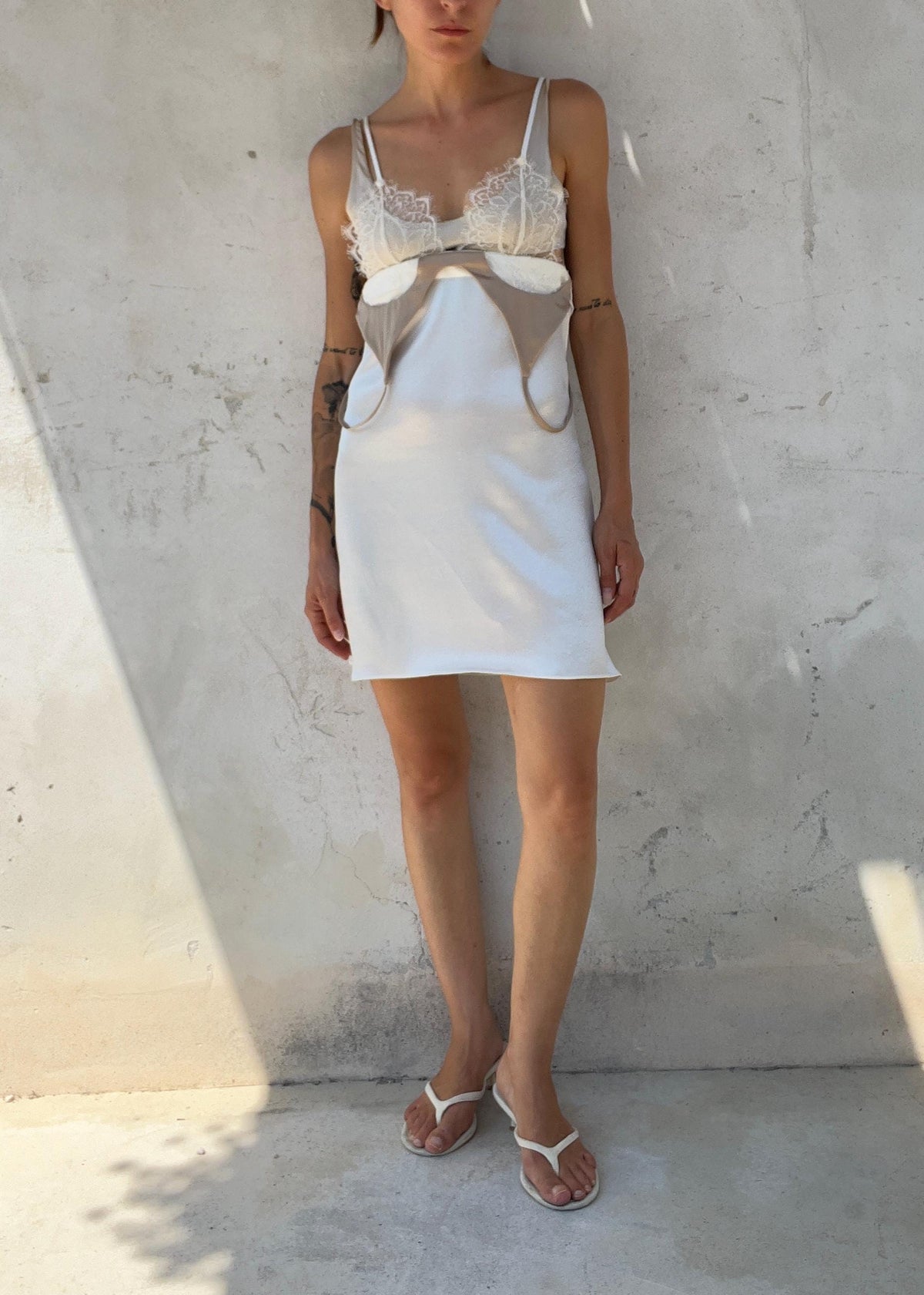 Abito Satin Avorio con Reggiseno in Pizzo