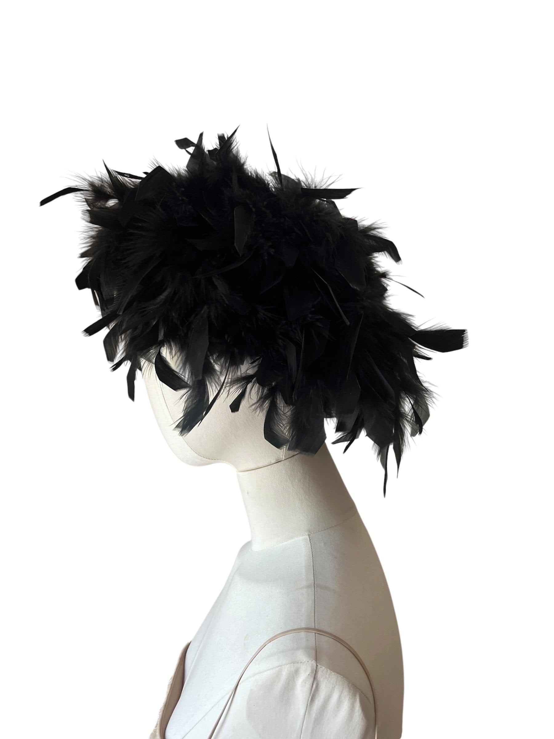Basco Vintage Nero con Piume