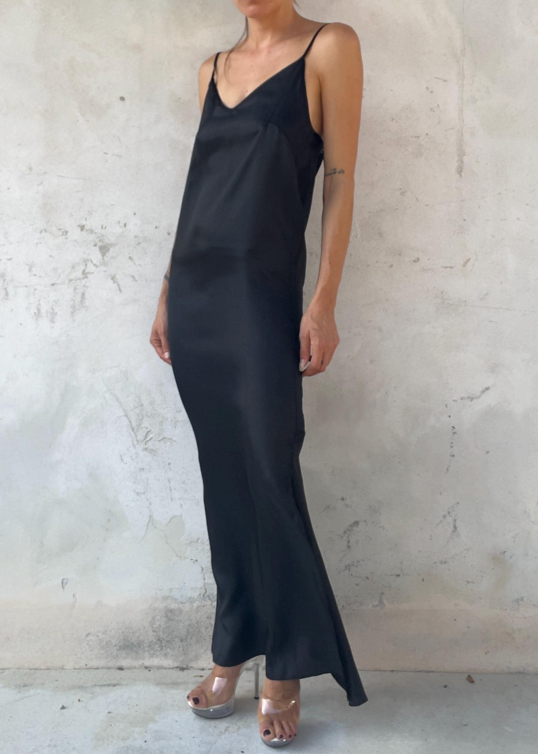Sottoveste Minimal in Viscosa Nera