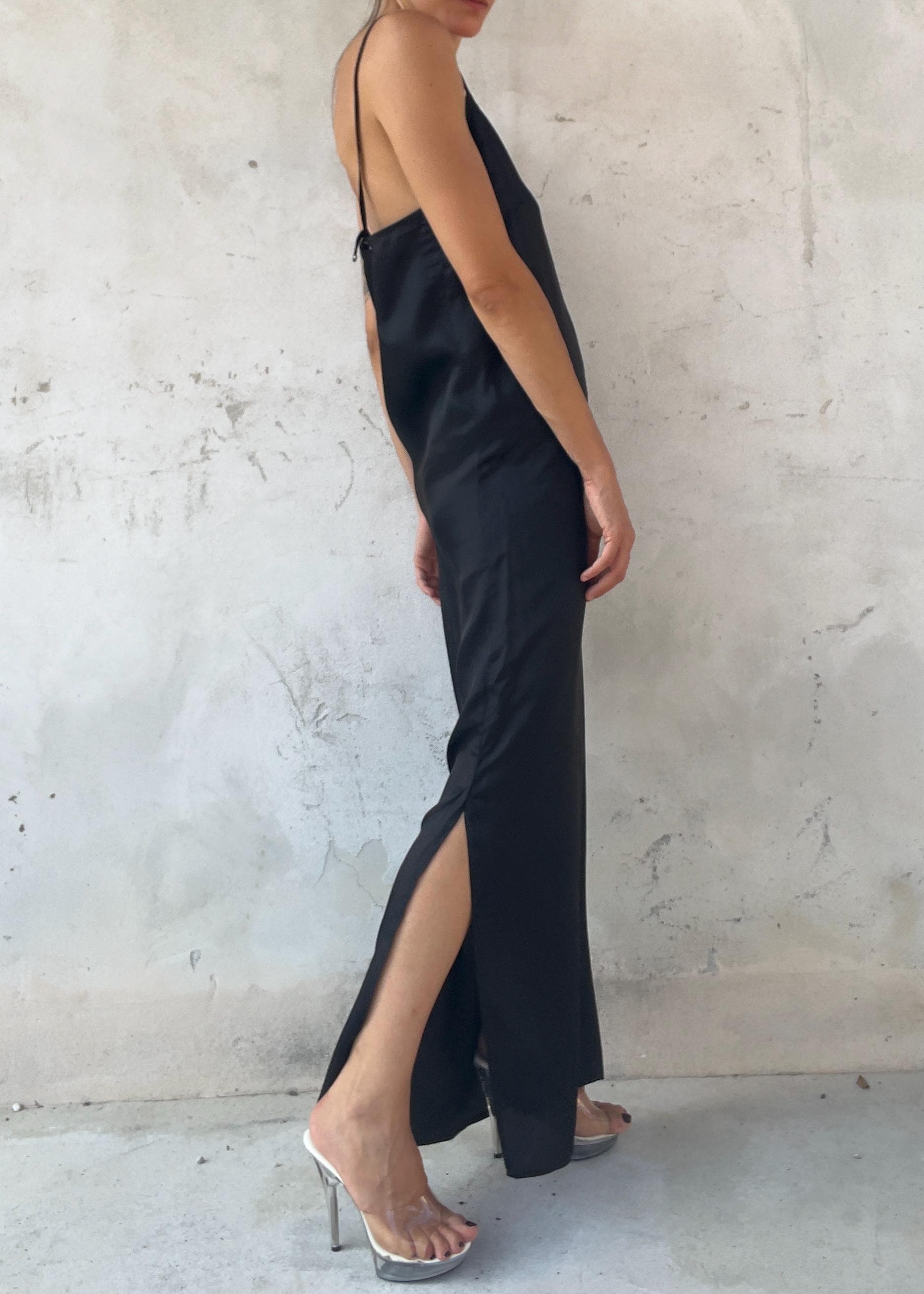 Sottoveste Minimal in Viscosa Nera