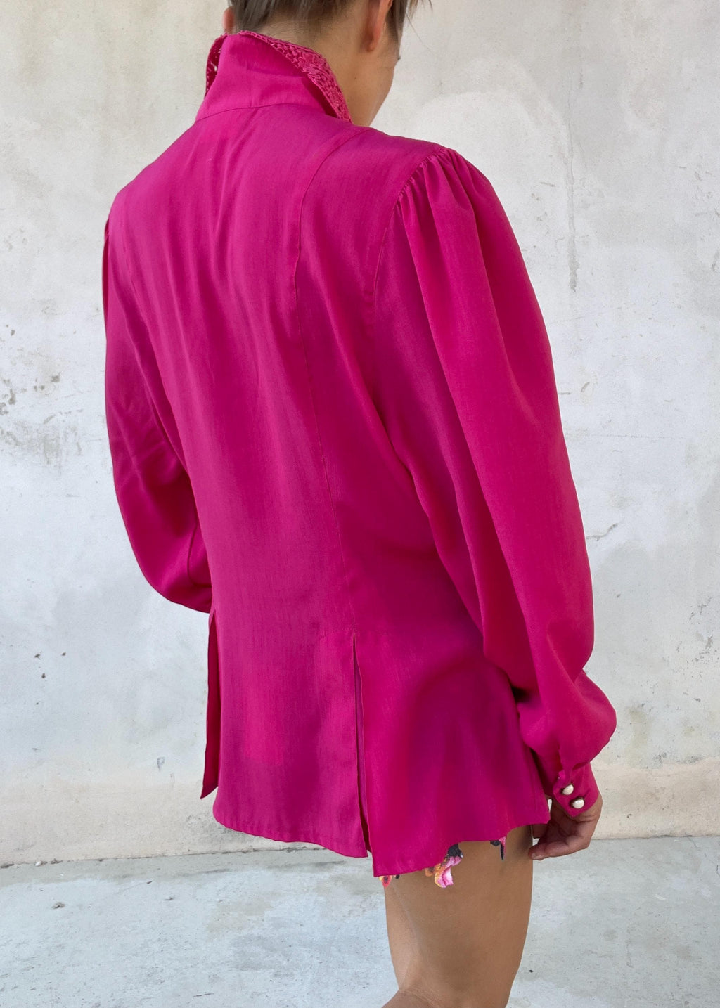 Camicia Vintage Fucsia con Colletto in Pizzo