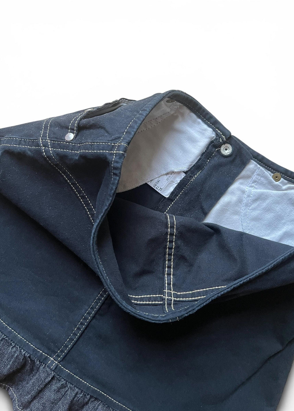 Minigonna Vintage Benetton Y2K Nera con Borchie, Volant Denim e Ricamo
