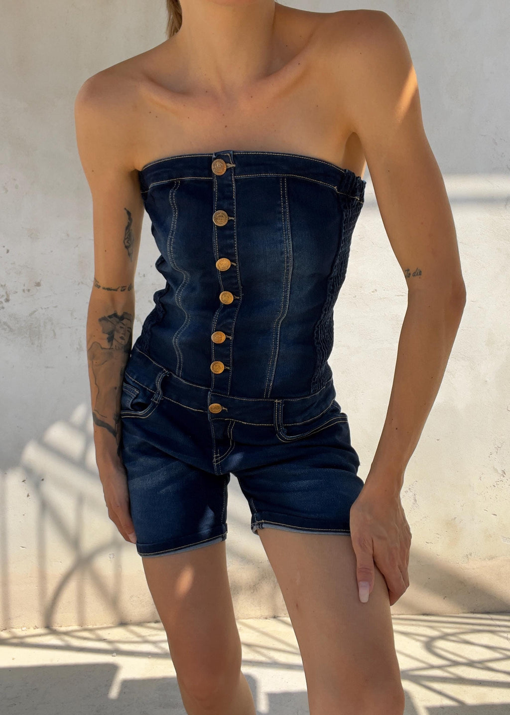 Tutina vintage in denim dal perfetto stile Y2K