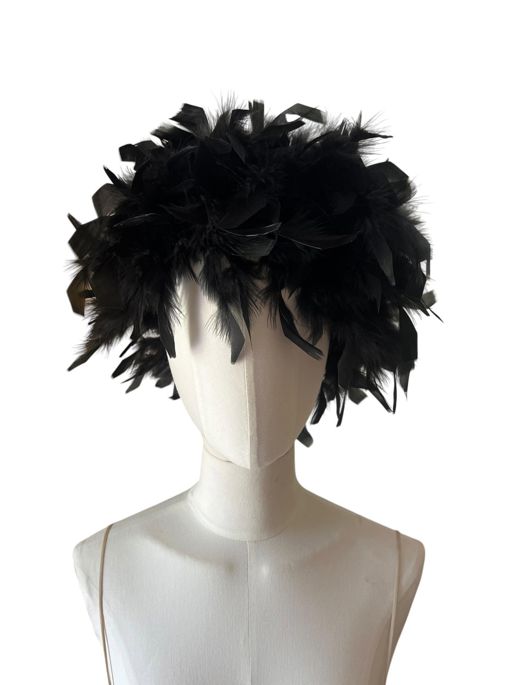 Basco Vintage Nero con Piume