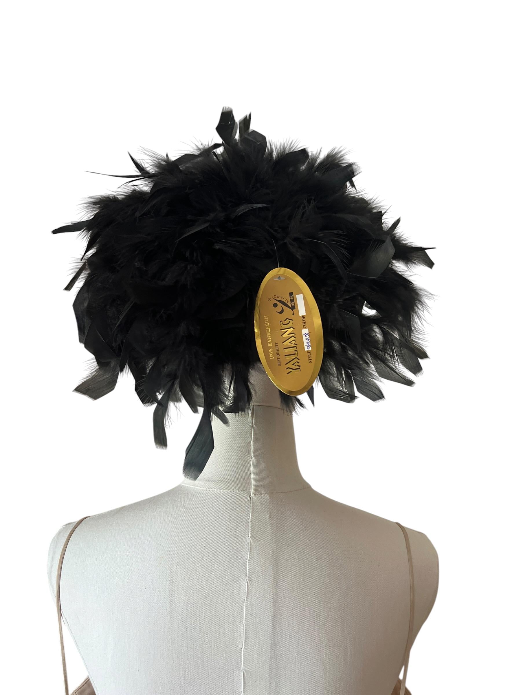 Basco Vintage Nero con Piume