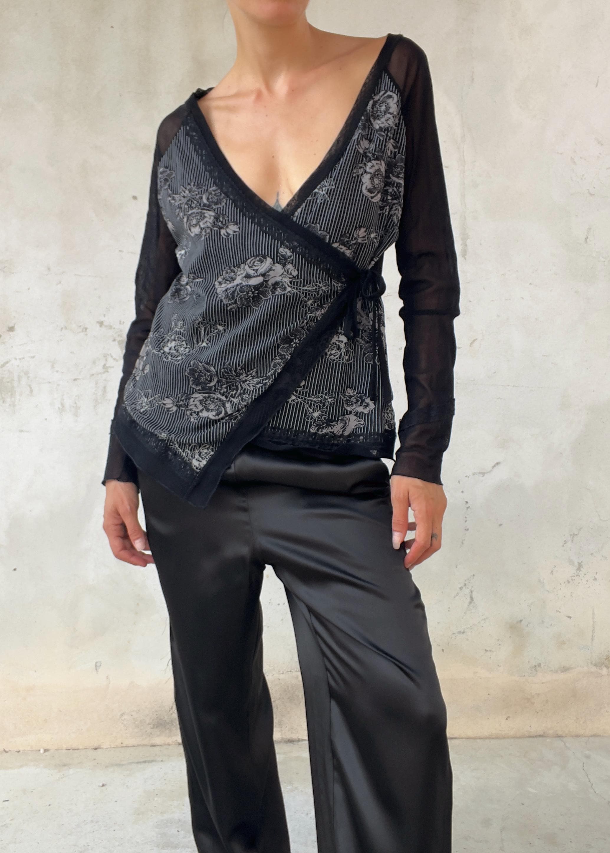 Top Vintage Y2K Nero in Mesh Trasparente
