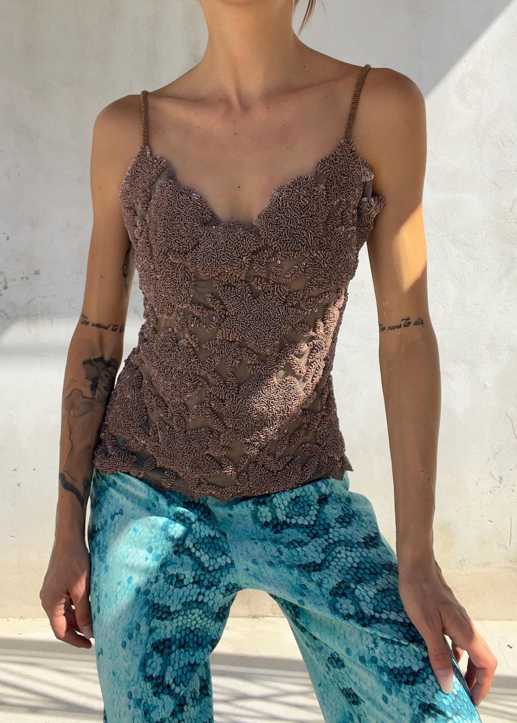 Top Vintage Y2K in Mesh Ricamata con Paillettes
