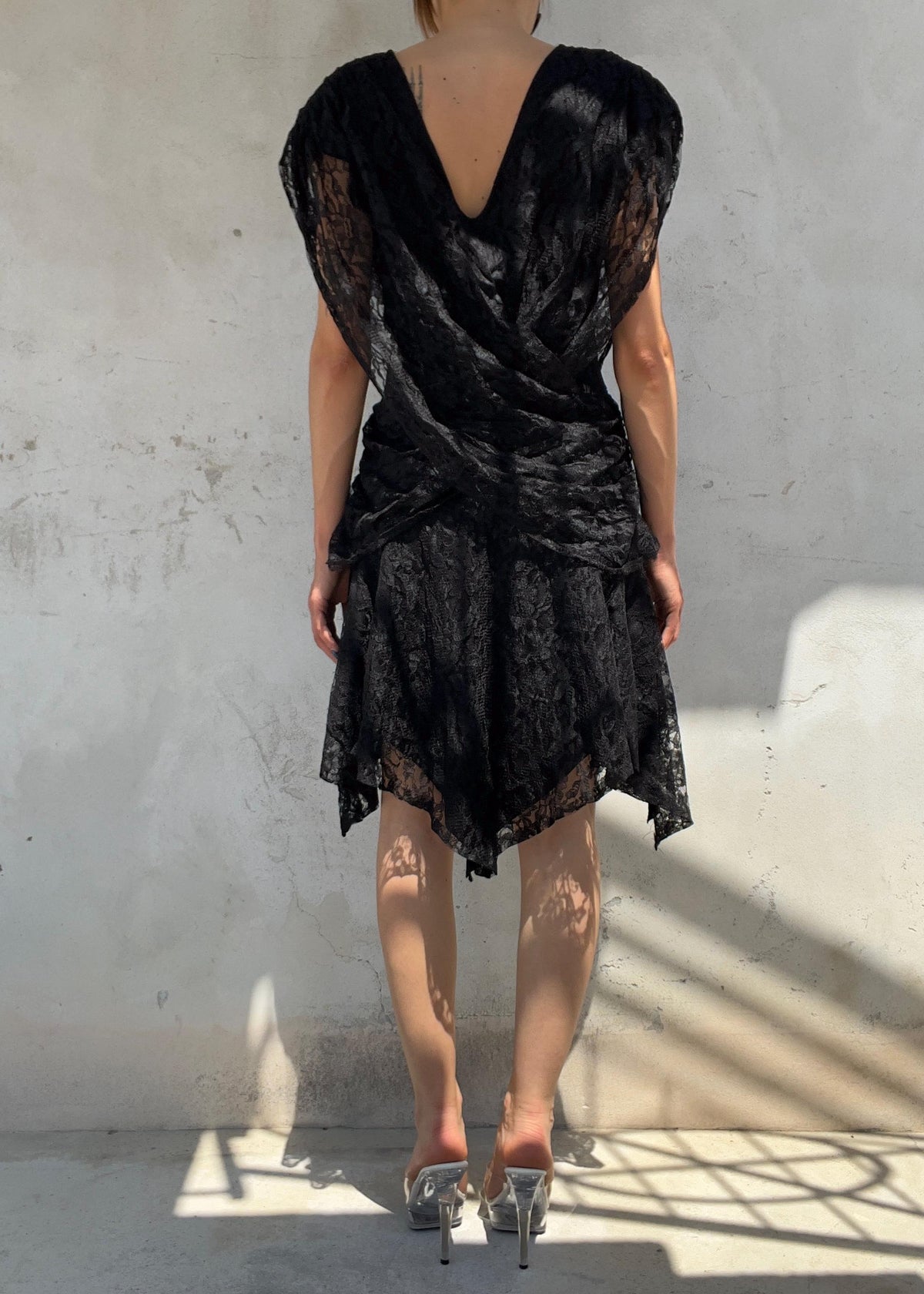 Abito Vintage in Pizzo Nero Drappeggiato