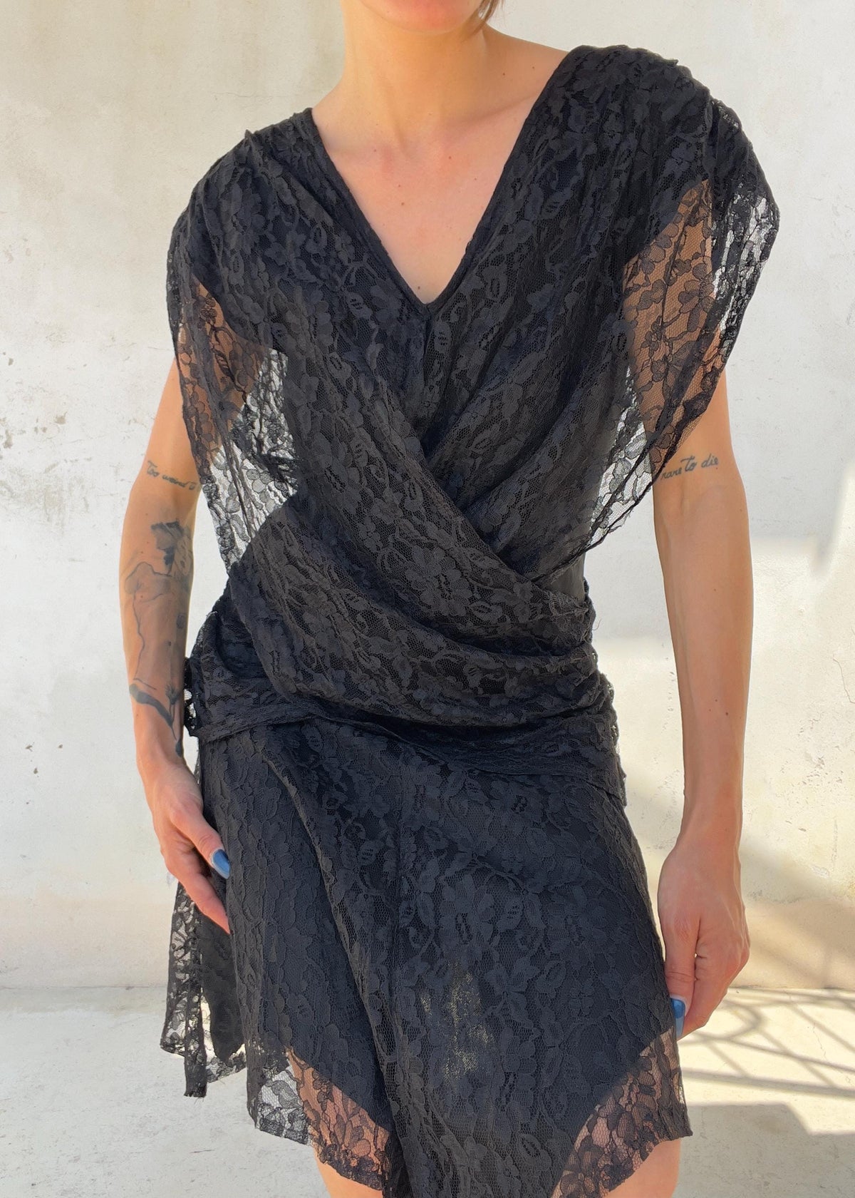 Abito Vintage in Pizzo Nero Drappeggiato