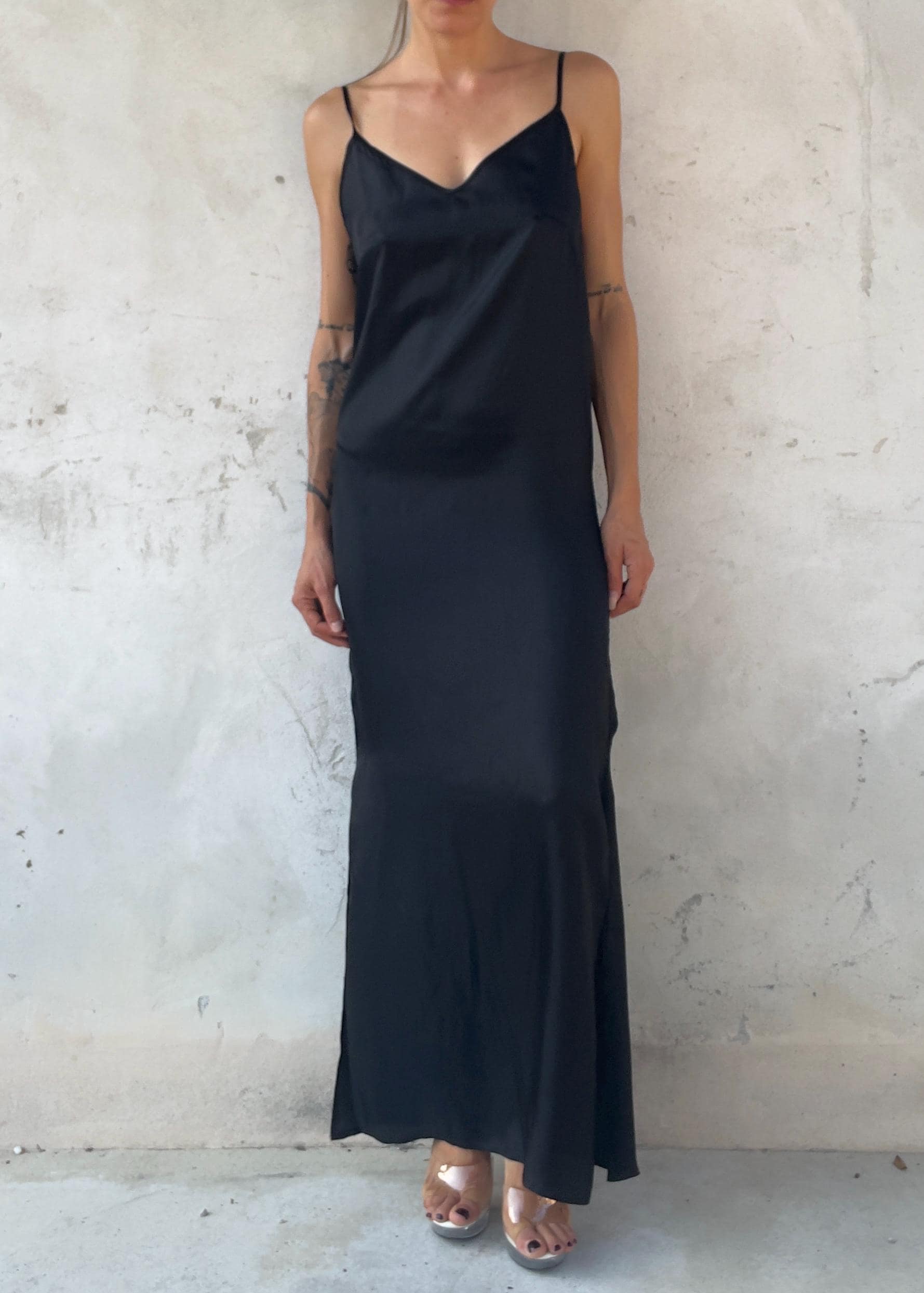 Sottoveste Minimal in Viscosa Nera