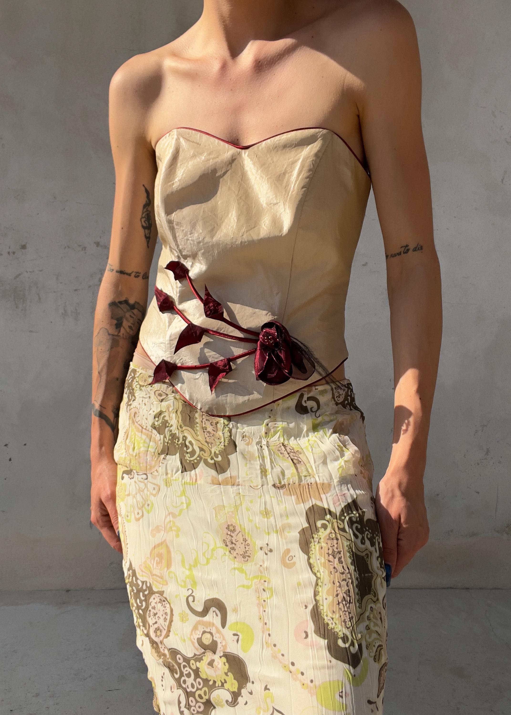 Corsetto Vintage Y2K Avorio e Bordeaux