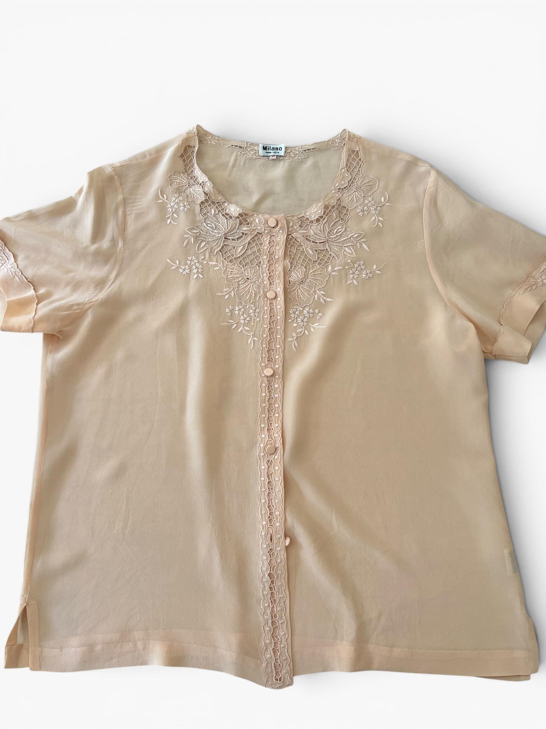 Camicia Vintage in Pura Seta Rosa Cipria con Ricami Floreali