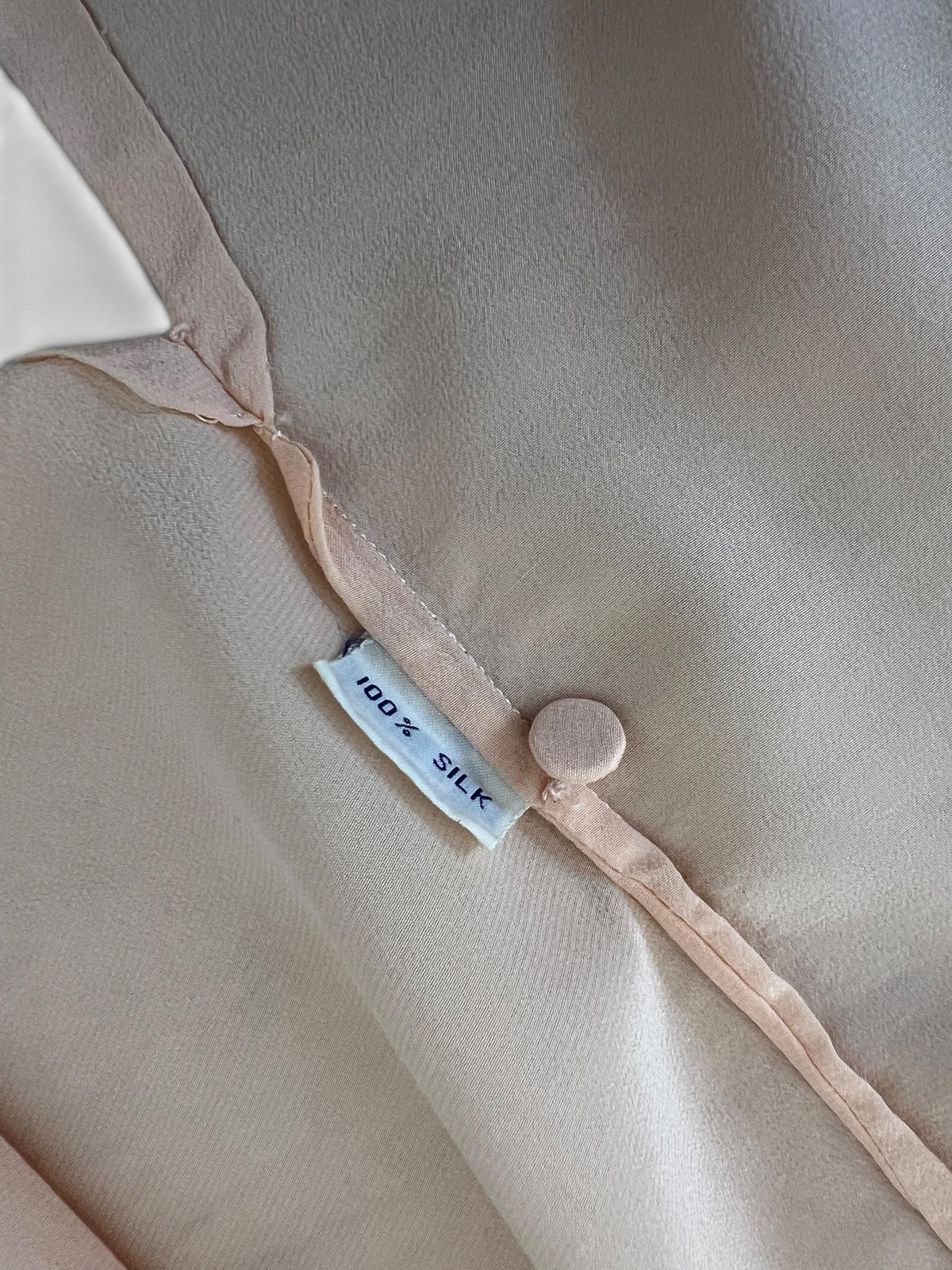 Camicia Vintage in Pura Seta Rosa Cipria con Ricami Floreali