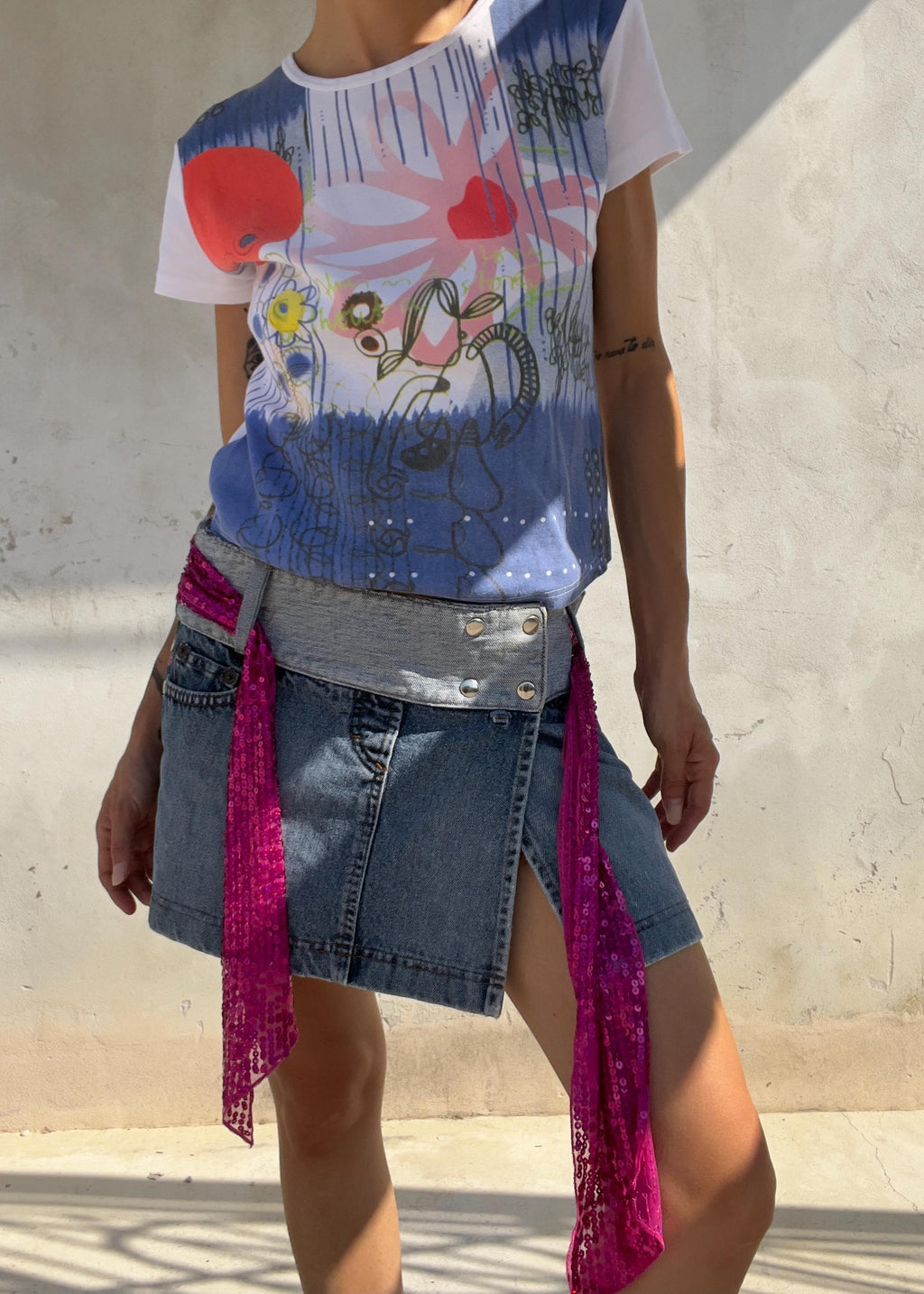 Minigonna Denim Vintage Y2K Vita Bassa con Fusciacca Paillettes Fucsia