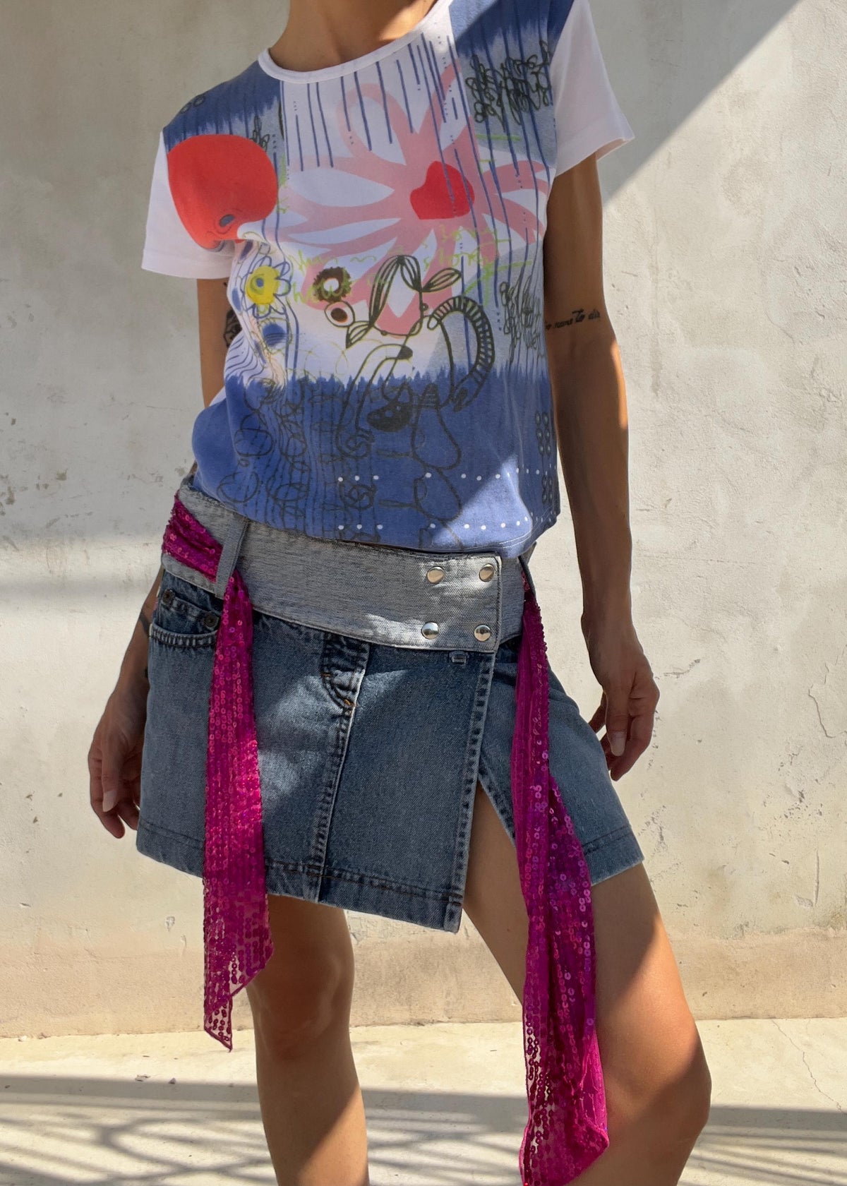 Minigonna Denim Vintage Y2K Vita Bassa con Fusciacca Paillettes Fucsia
