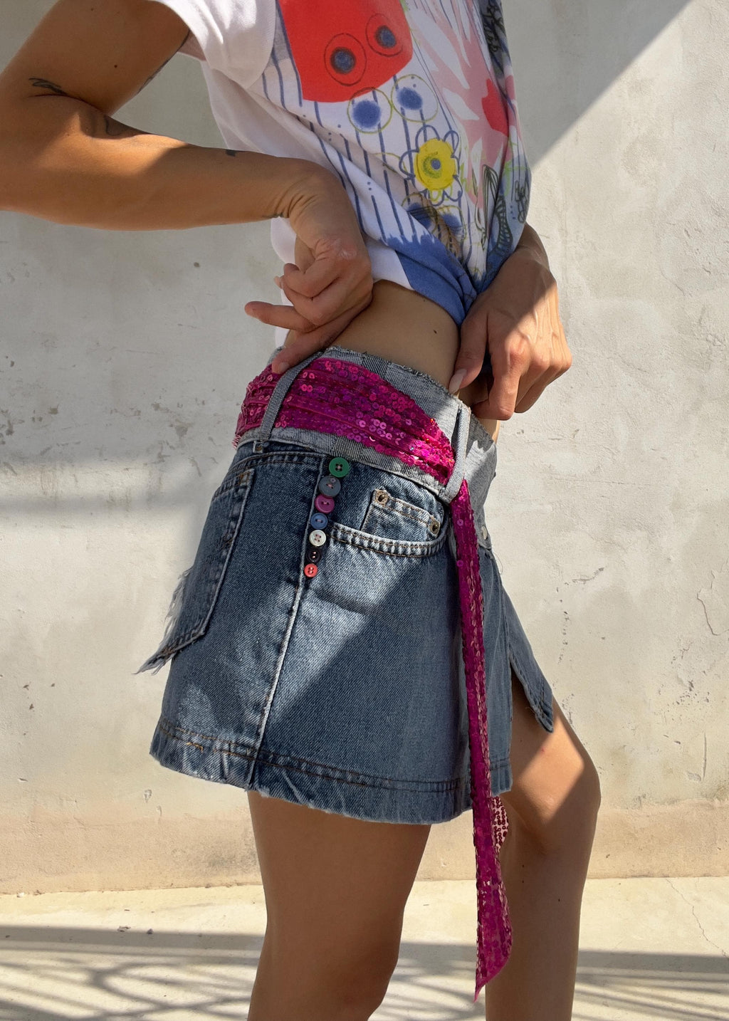 Minigonna Denim Vintage Y2K Vita Bassa con Fusciacca Paillettes Fucsia
