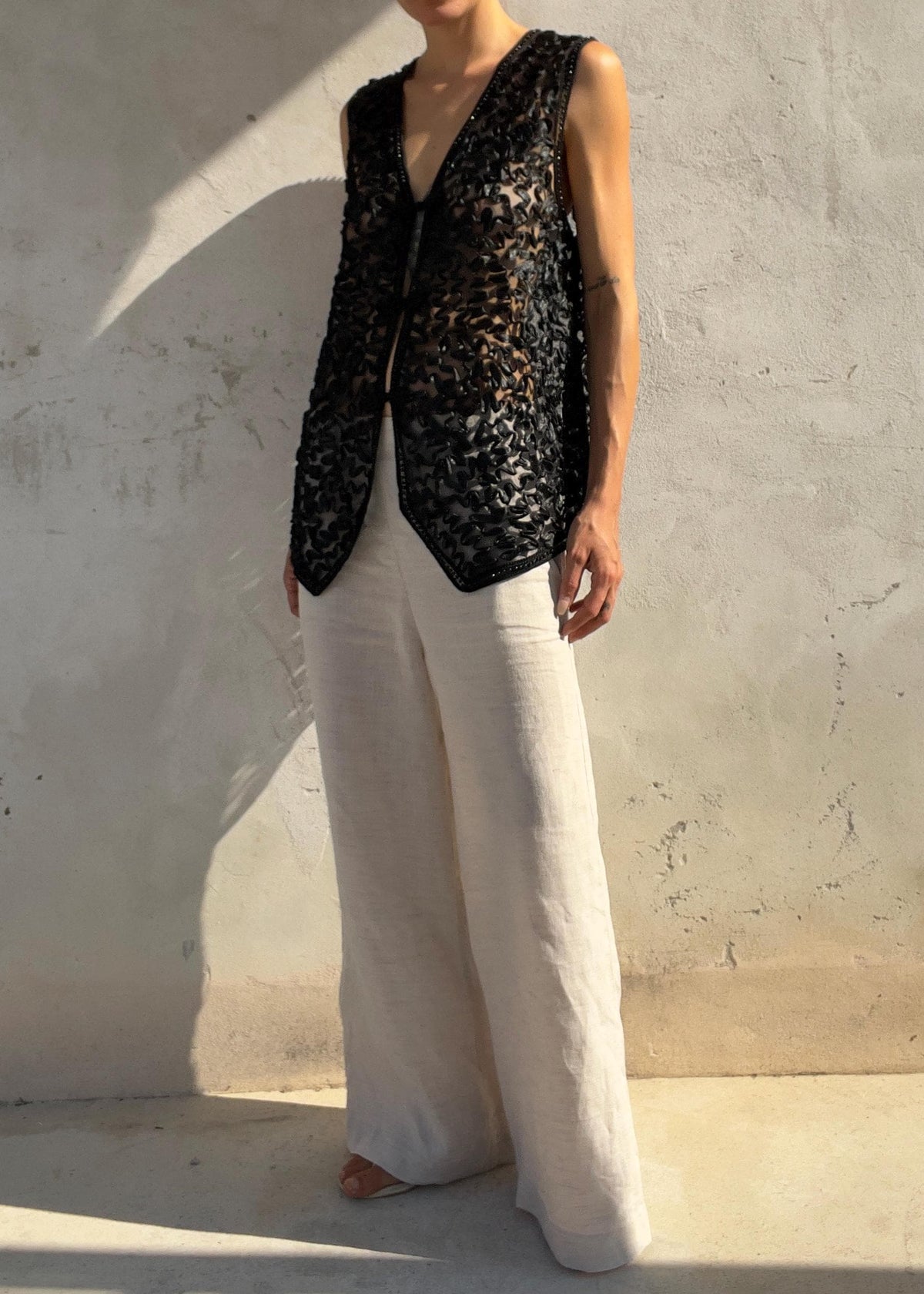 Gilet Vintage Nero in Tulle Trasparente Ricamato