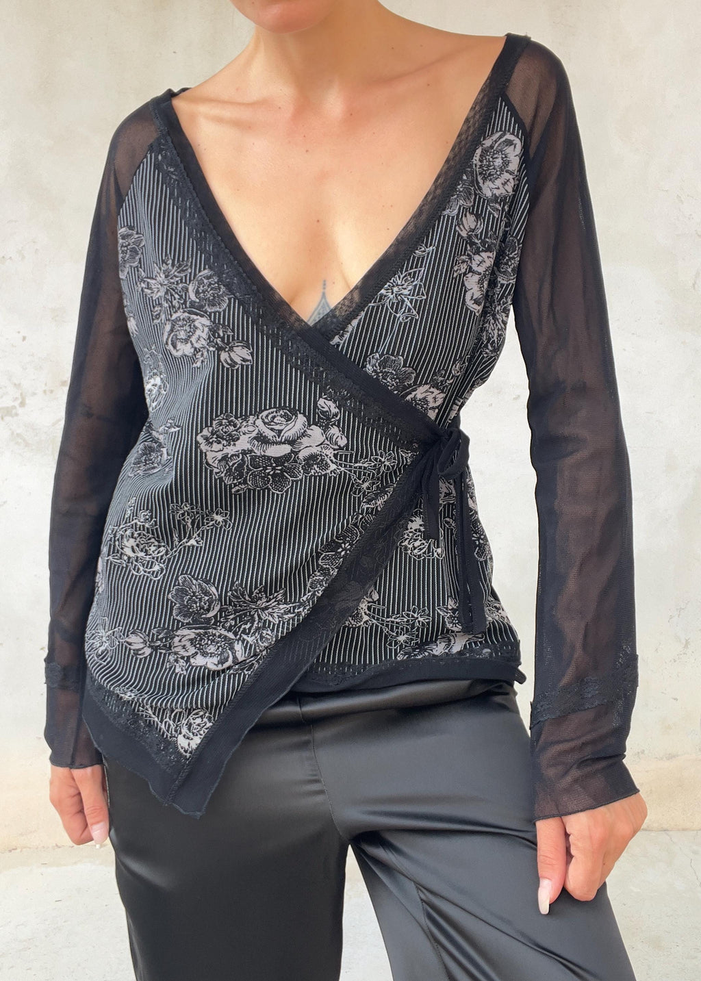 Top Vintage Y2K Nero in Mesh Trasparente