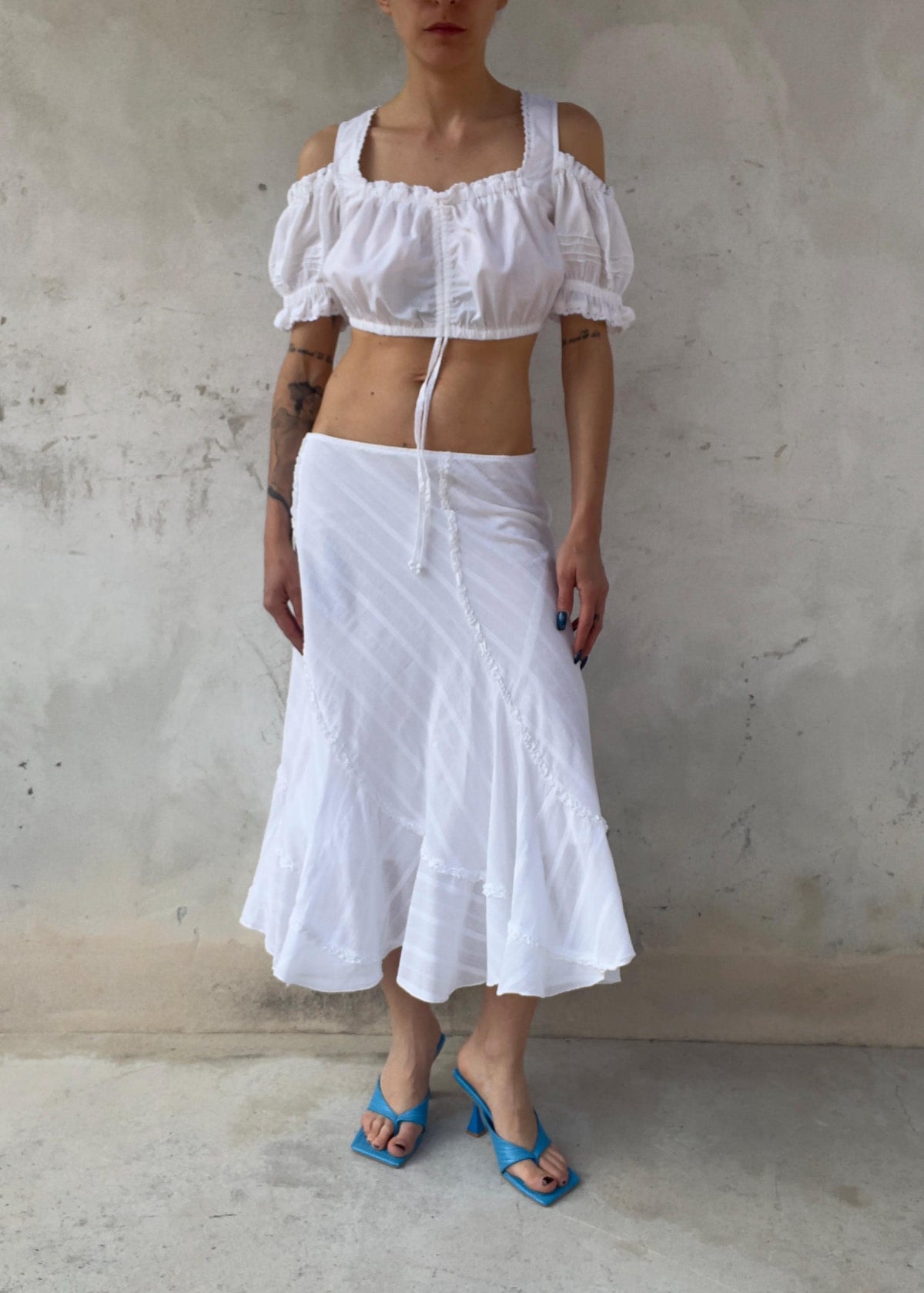 Top Crop Bianco Vintage con Maniche a Sbuffo