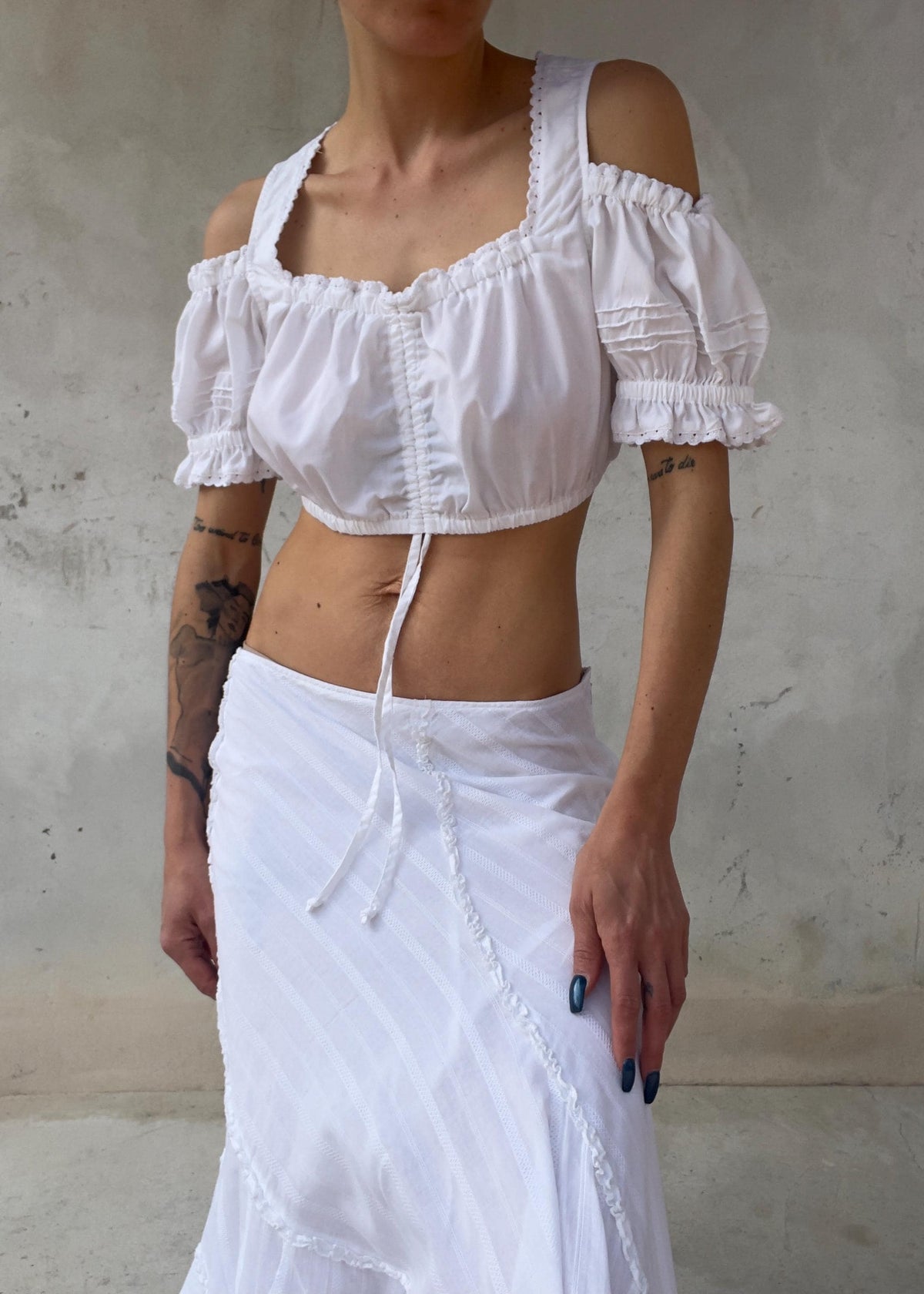 Top Crop Bianco Vintage con Maniche a Sbuffo