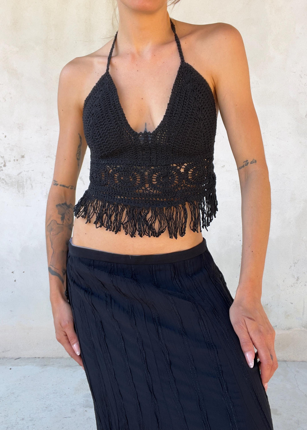 Top Crochet Nero Boho con Frange