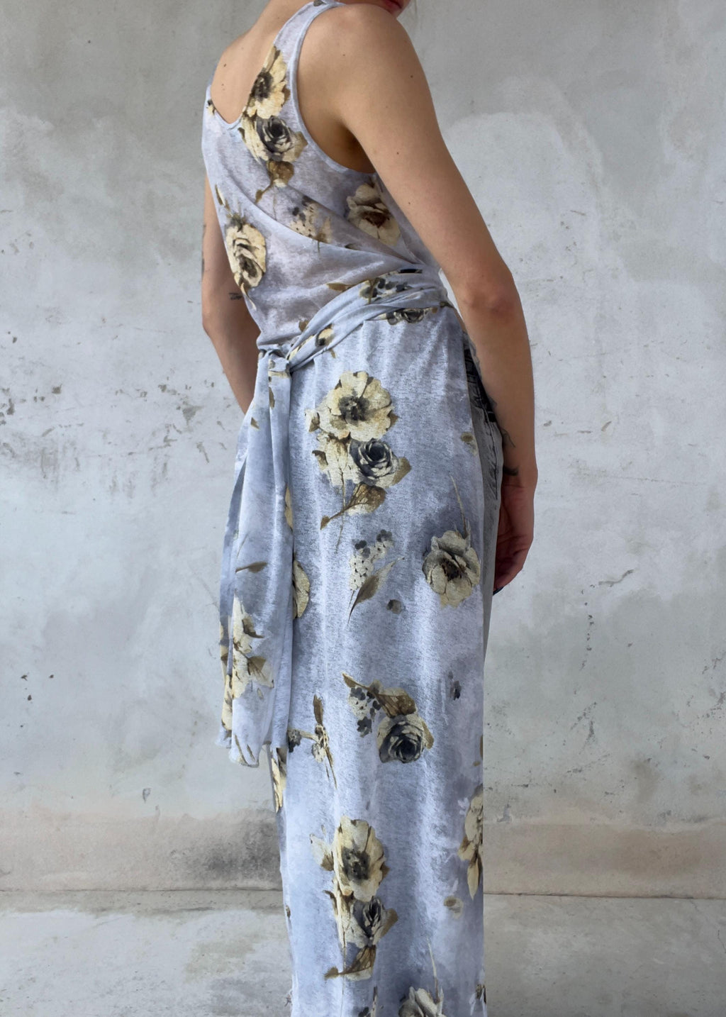 Abito Lungo Vintage Floreale con Spacchi Laterali
