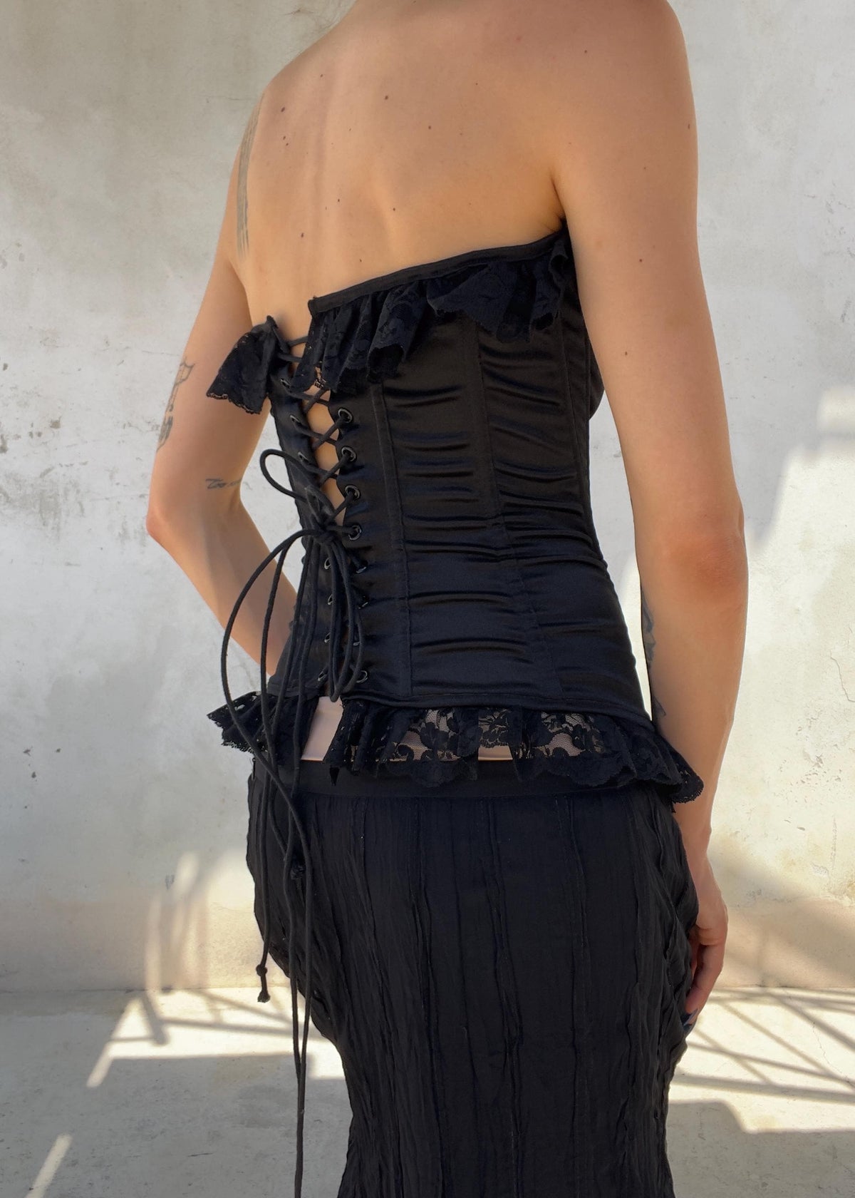 Corsetto Vintage Y2K Nero in Raso e Pizzo