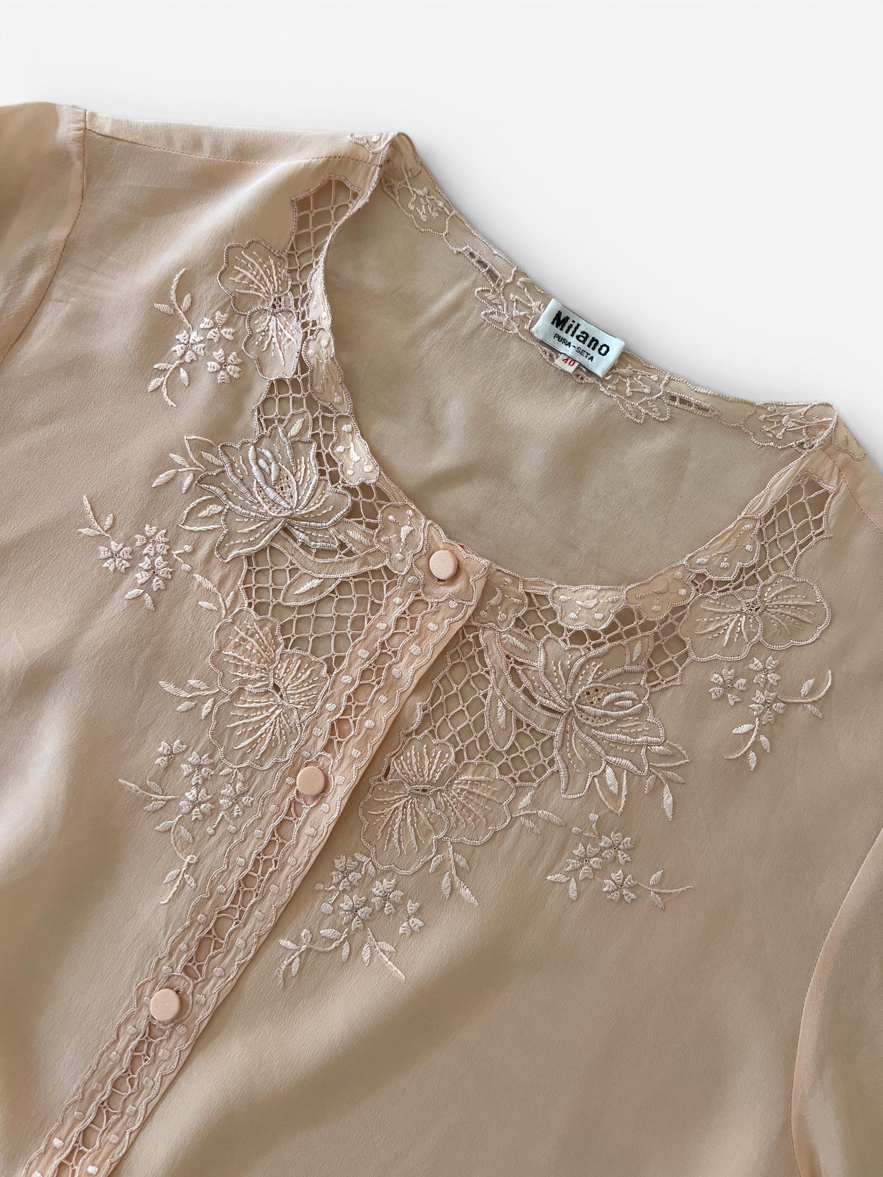 Camicia Vintage in Pura Seta Rosa Cipria con Ricami Floreali