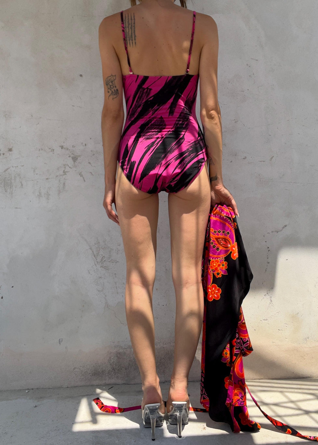 Costume Intero Vintage Y2K Fucsia e Nero