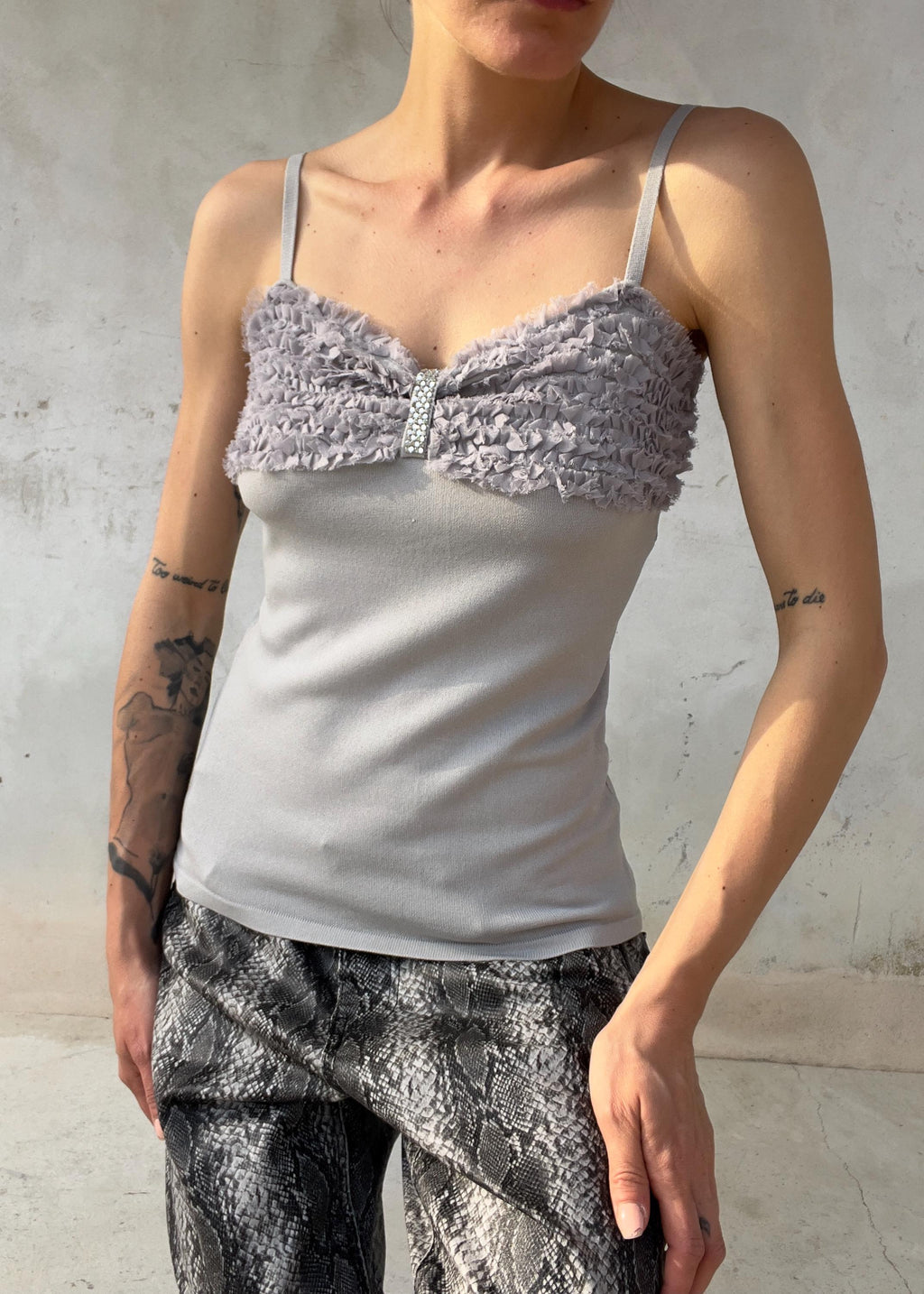 Top Vintage Y2K Grigio con Rouches e Cristalli