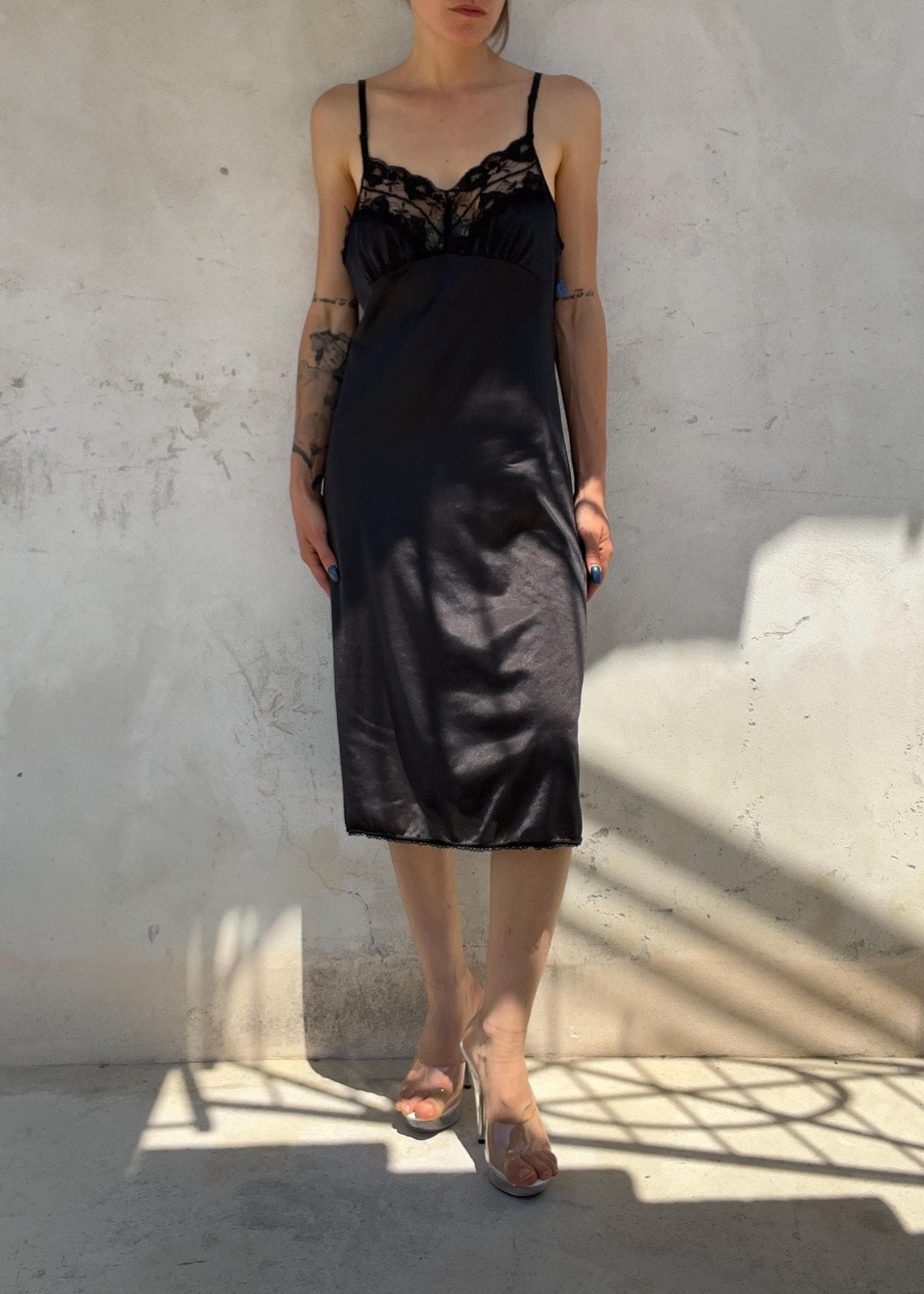 Abito Slip Dress Vintage Nero in Satin e Pizzo