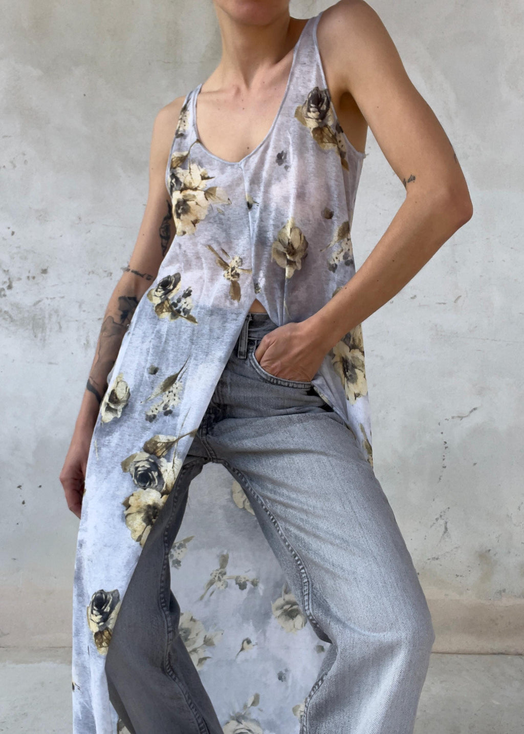 Abito Lungo Vintage Floreale con Spacchi Laterali