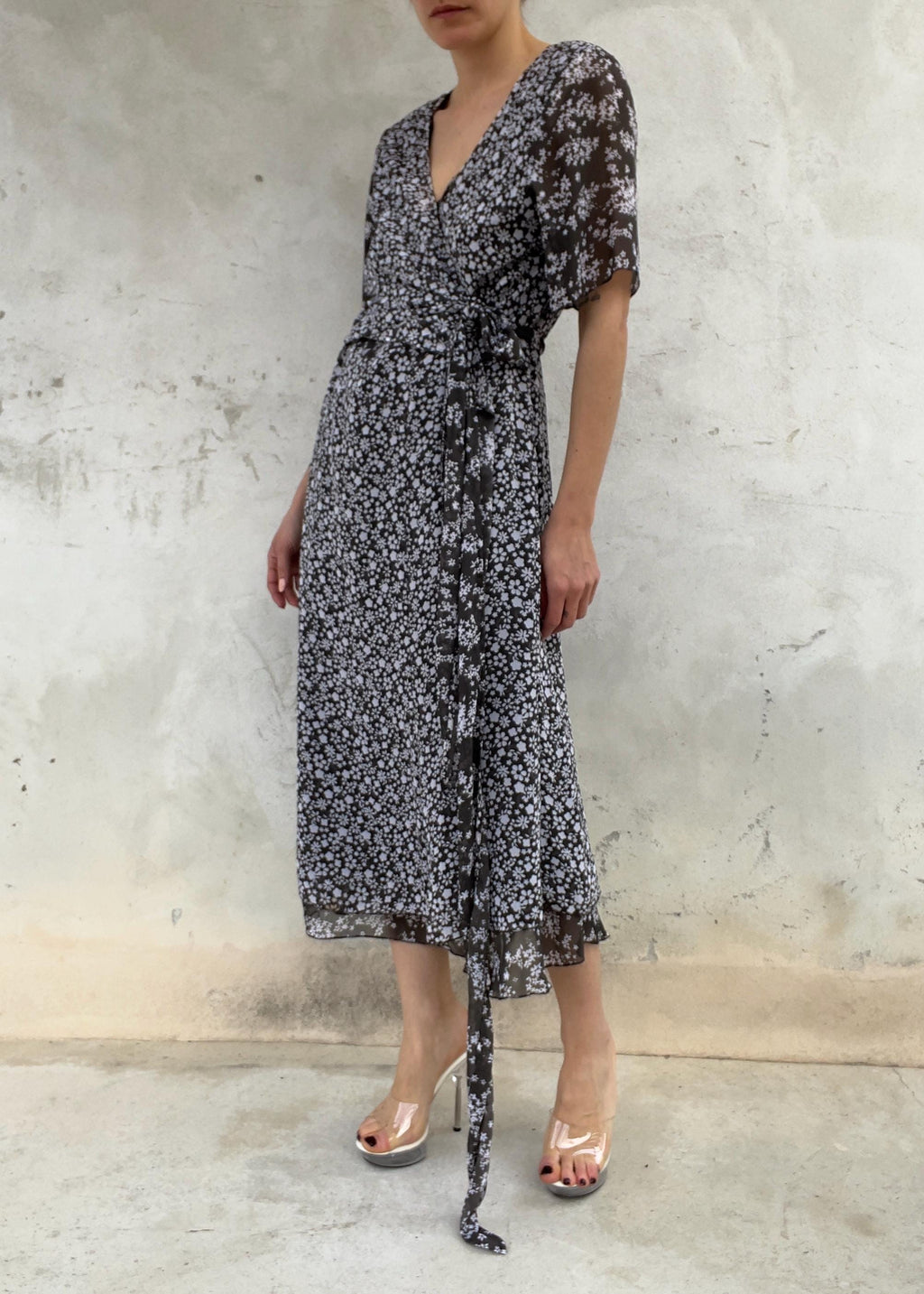 Abito Vintage Floreale Midi a Portafoglio