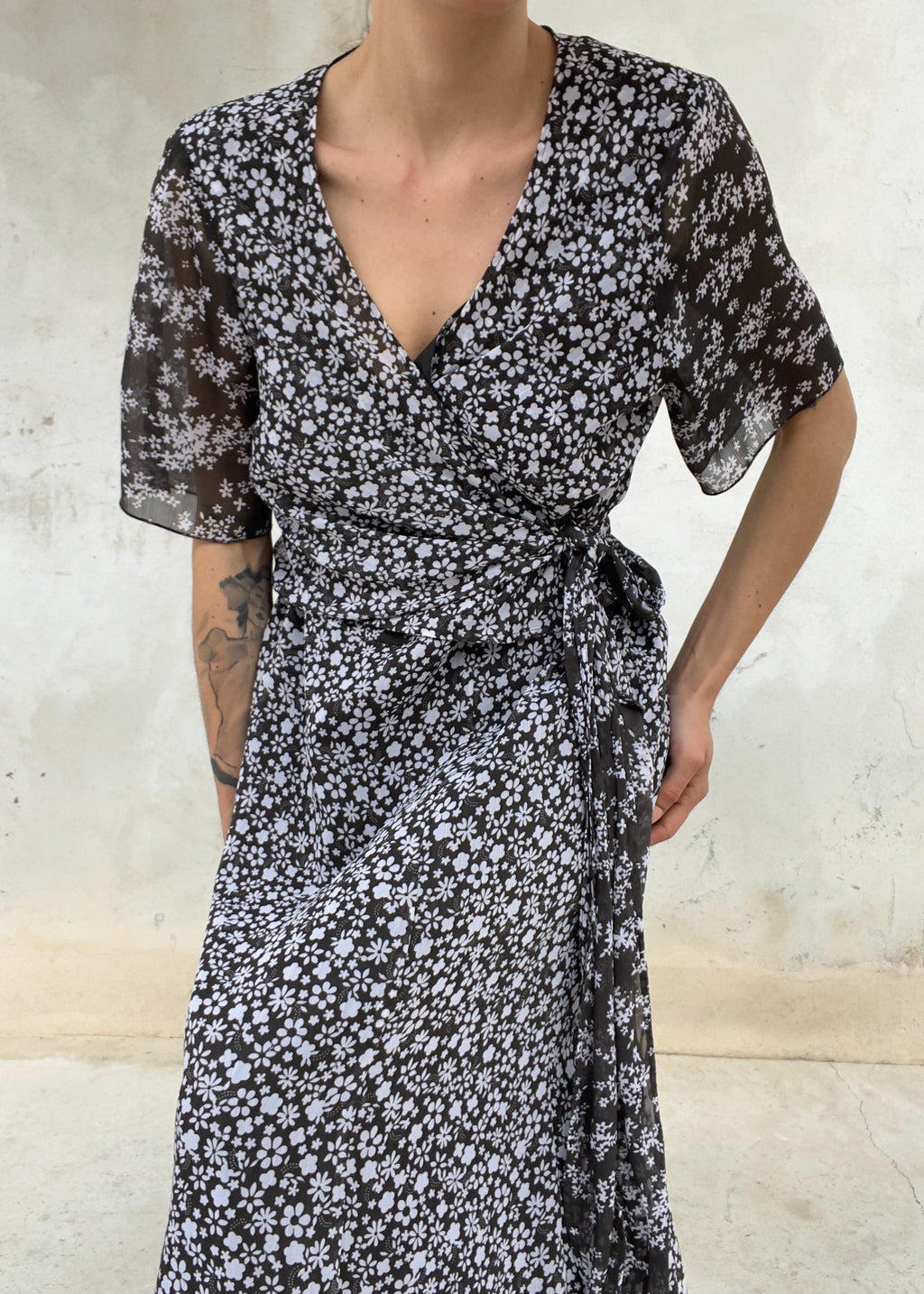Abito Vintage Floreale Midi a Portafoglio