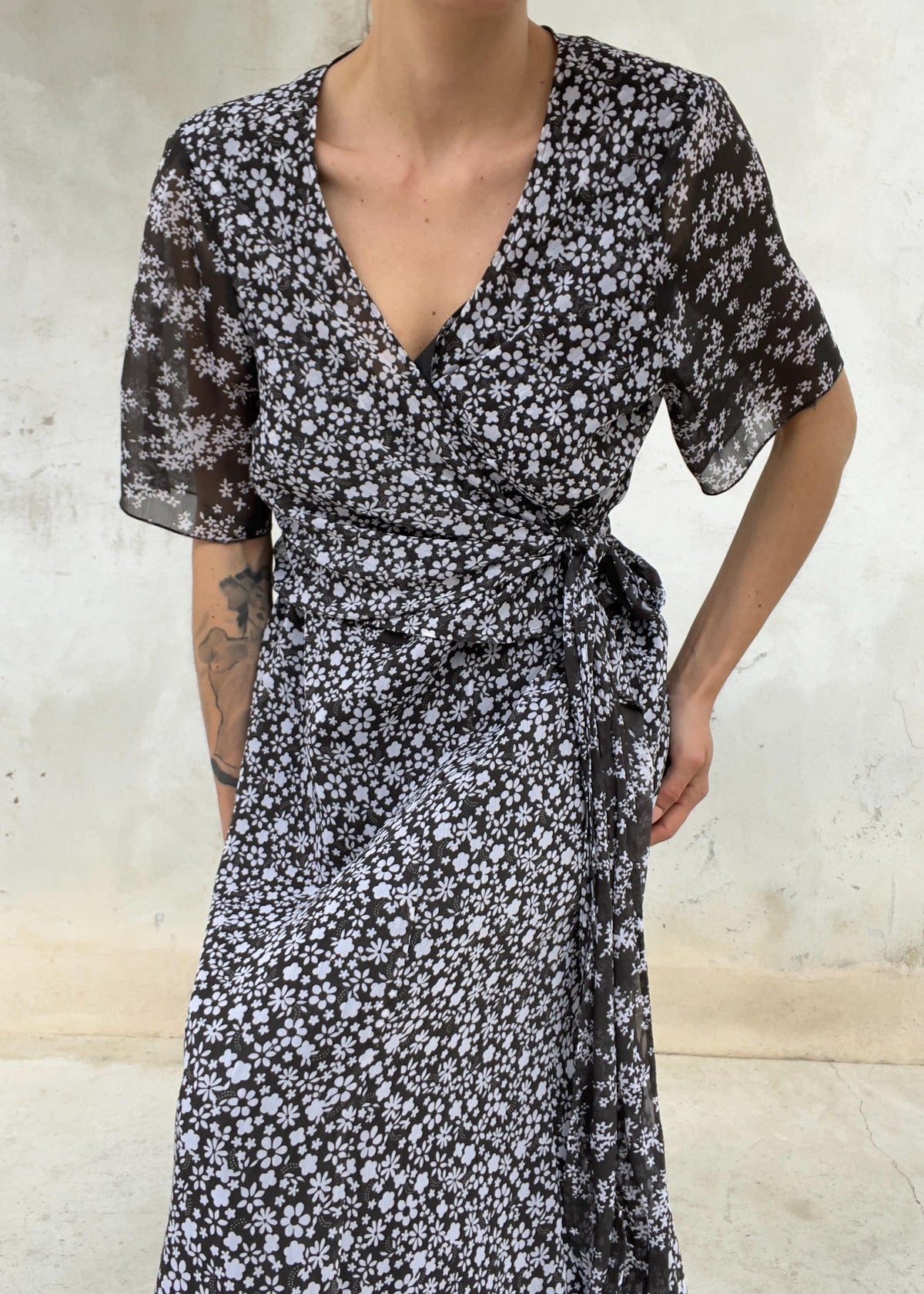 Abito Vintage Floreale Midi a Portafoglio
