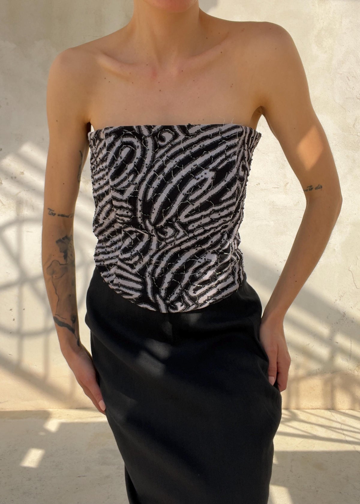 Corpetto Vintage Strapless Ricamato Bianco e Nero